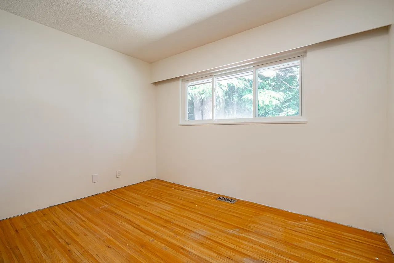50 E 10th Avenue