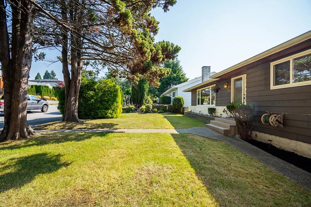 50 E 10th Avenue