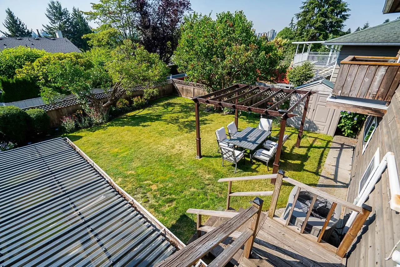 50 E 10th Avenue