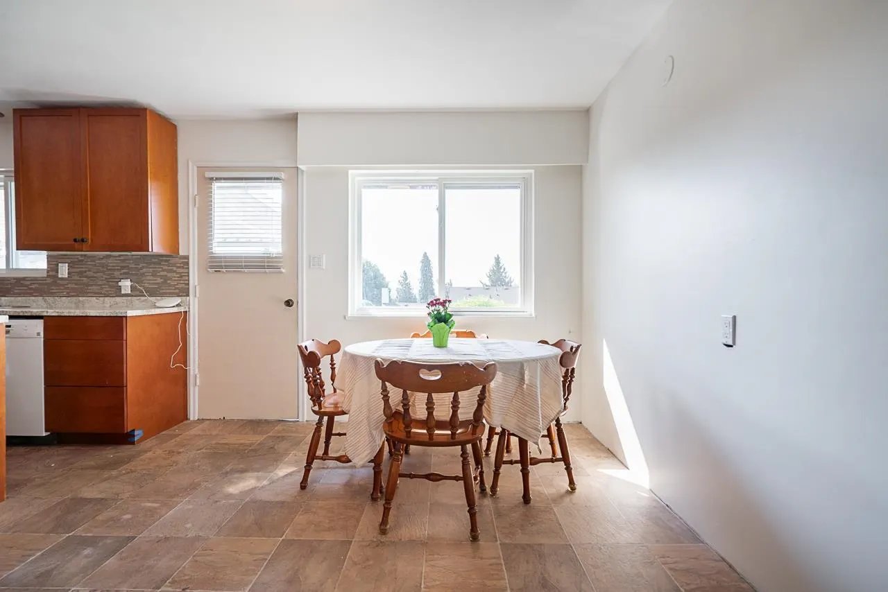 50 E 10th Avenue