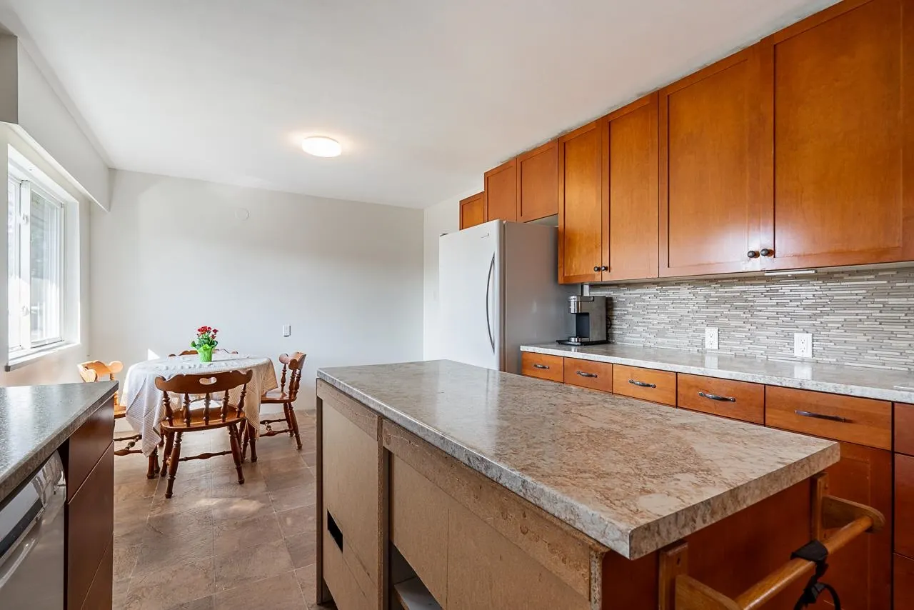 50 E 10th Avenue