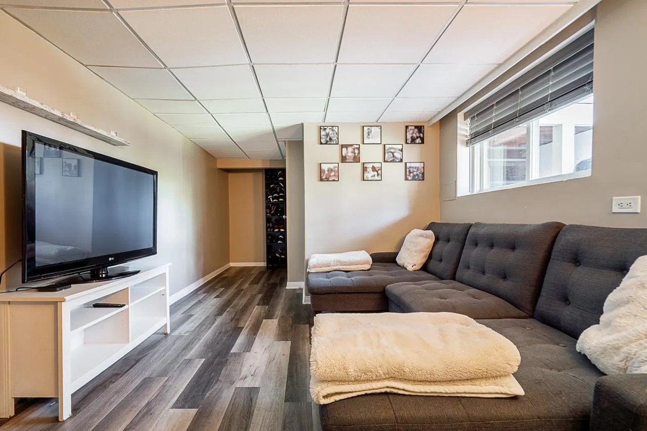 50 E 10th Avenue
