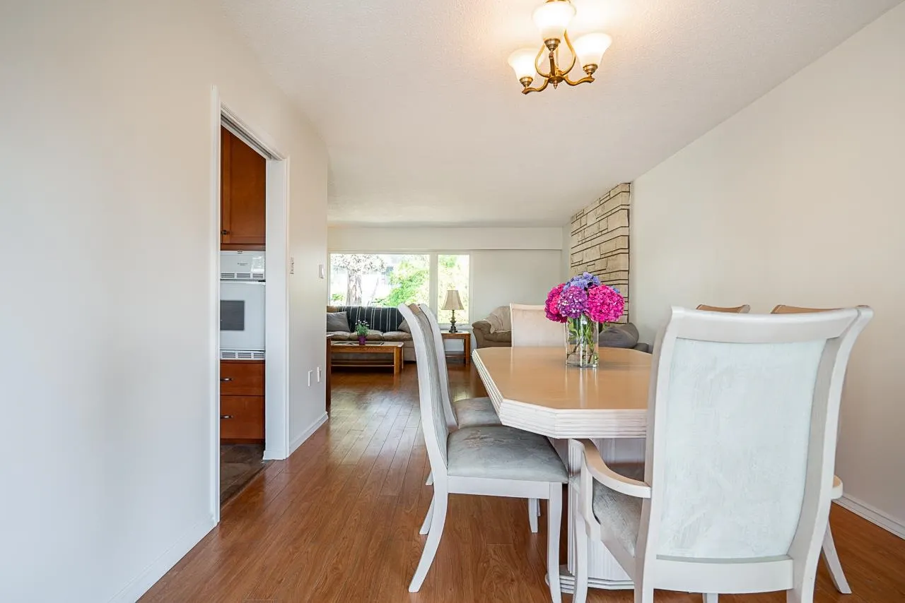 50 E 10th Avenue