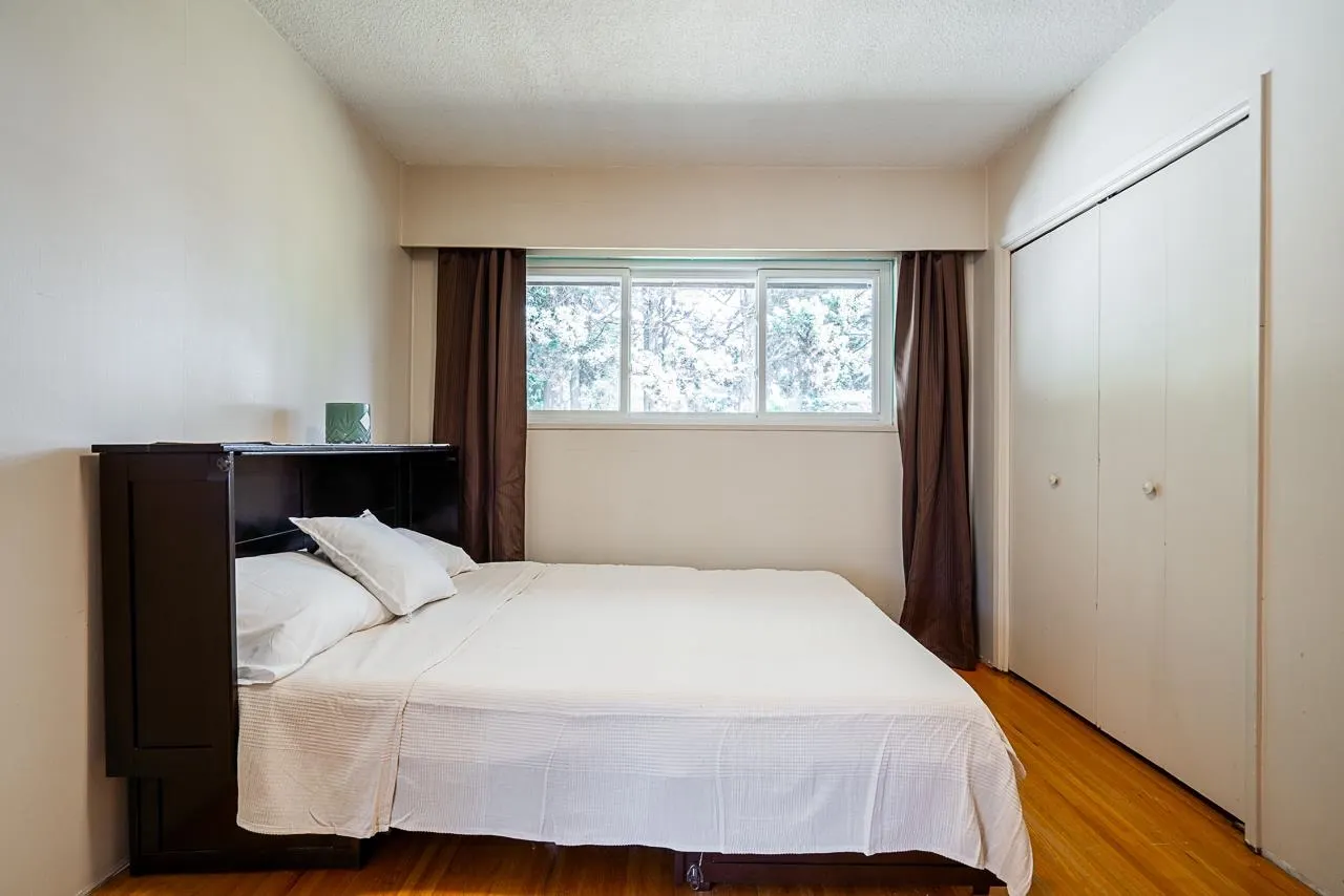 50 E 10th Avenue