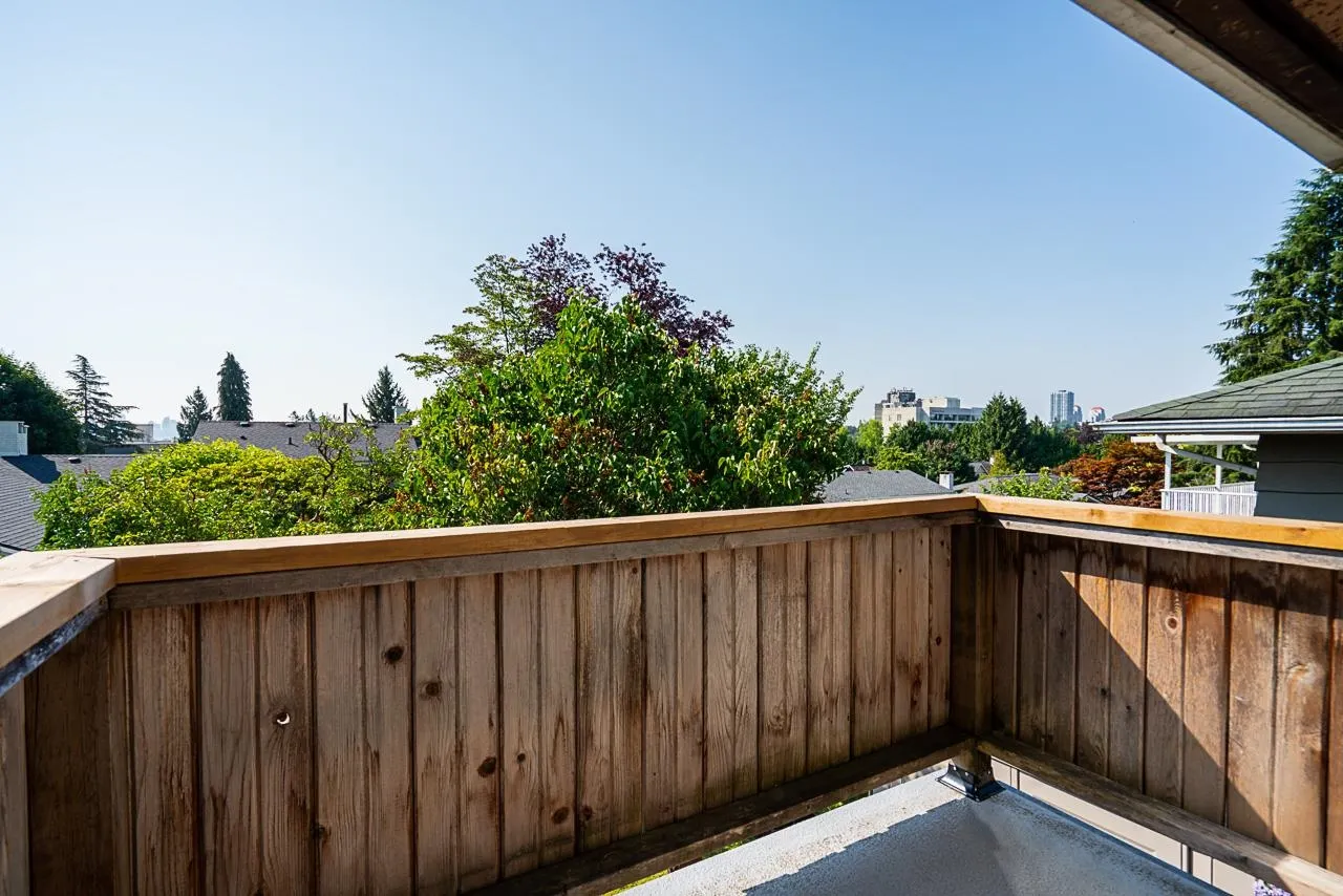 50 E 10th Avenue
