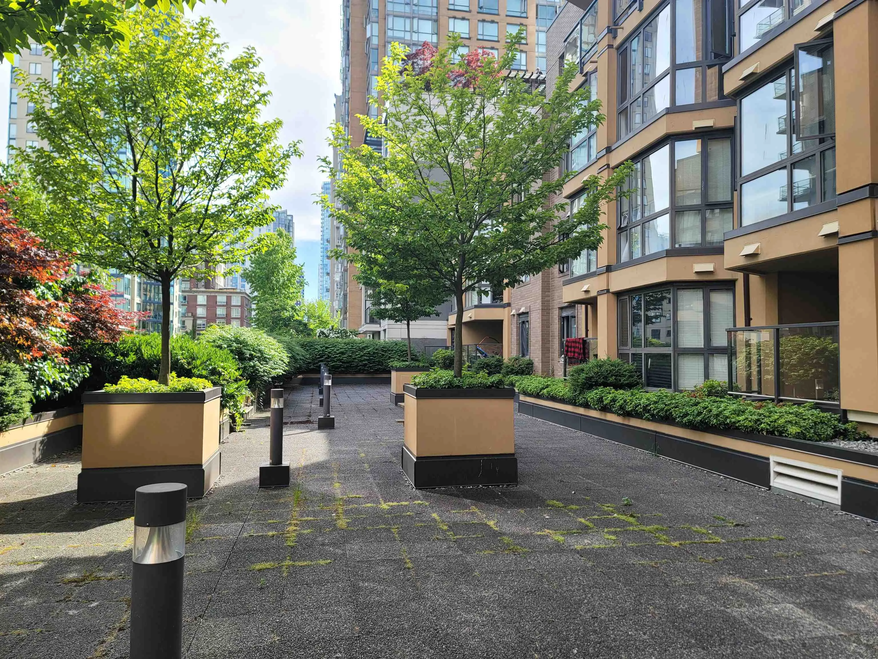 488 Helmcken Street #214