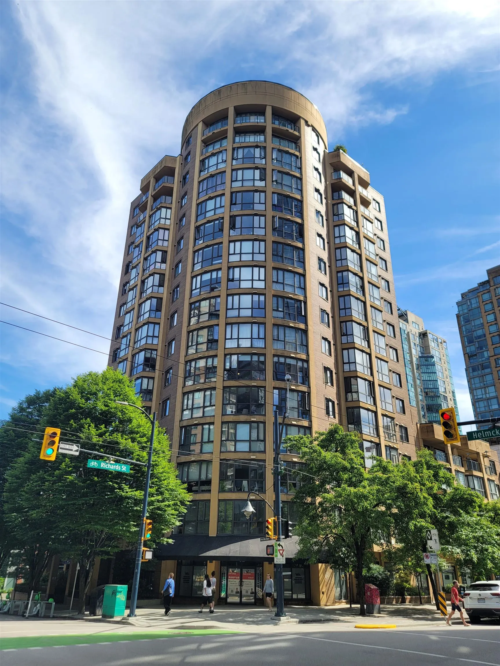488 Helmcken Street #214