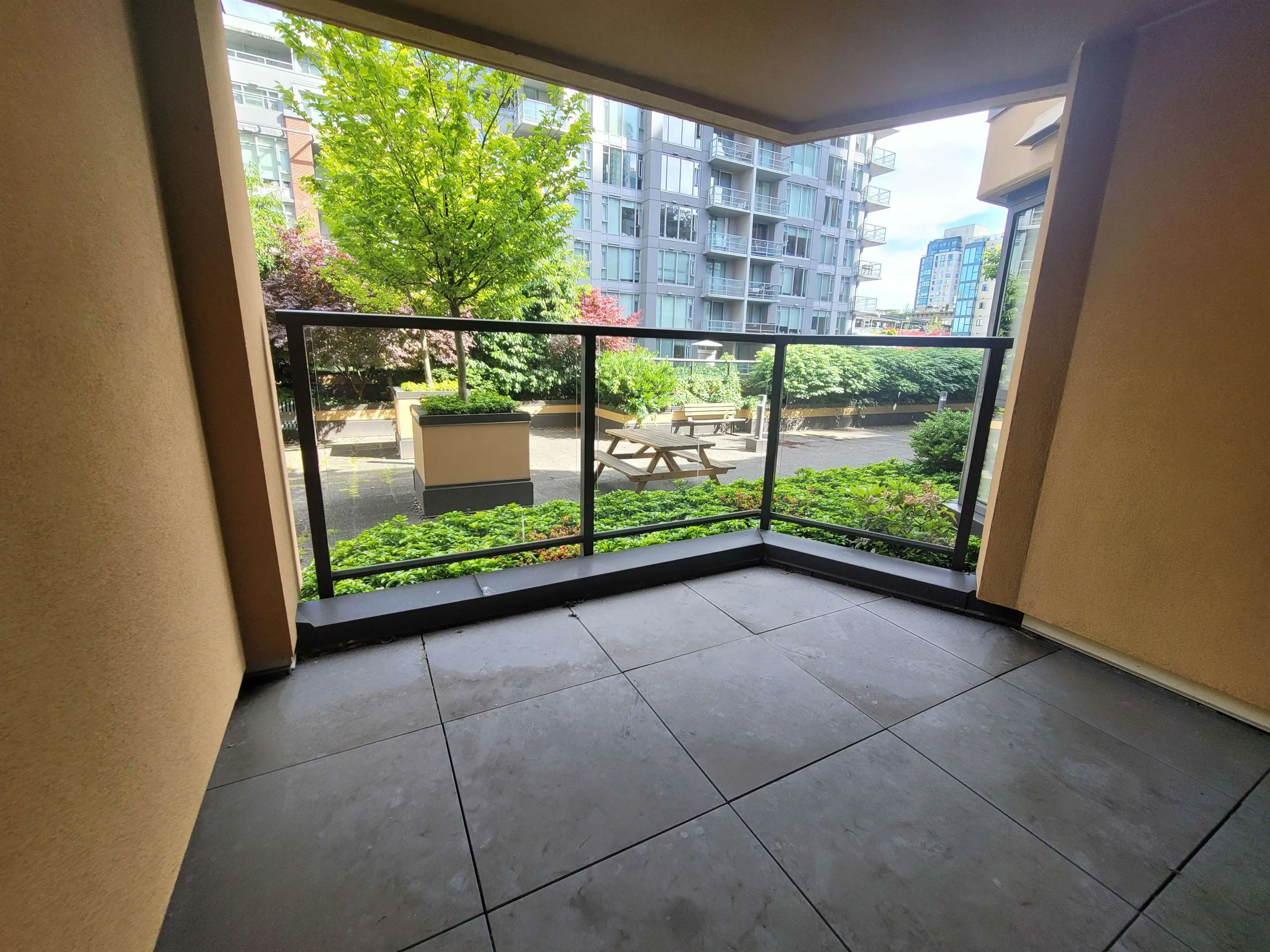 488 Helmcken Street #214
