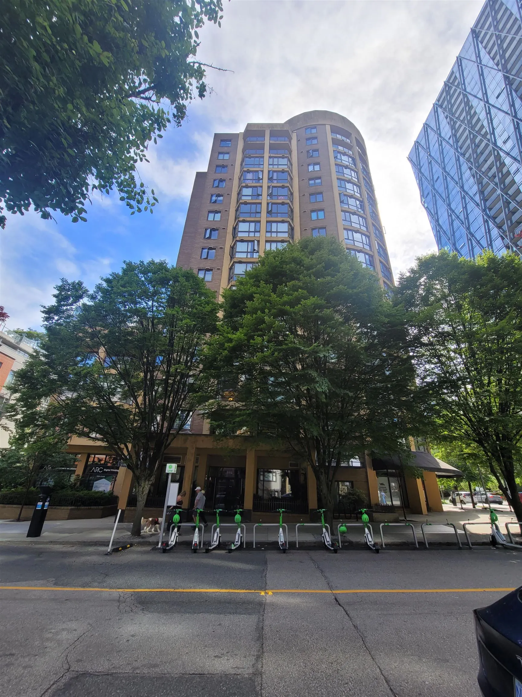 488 Helmcken Street #214