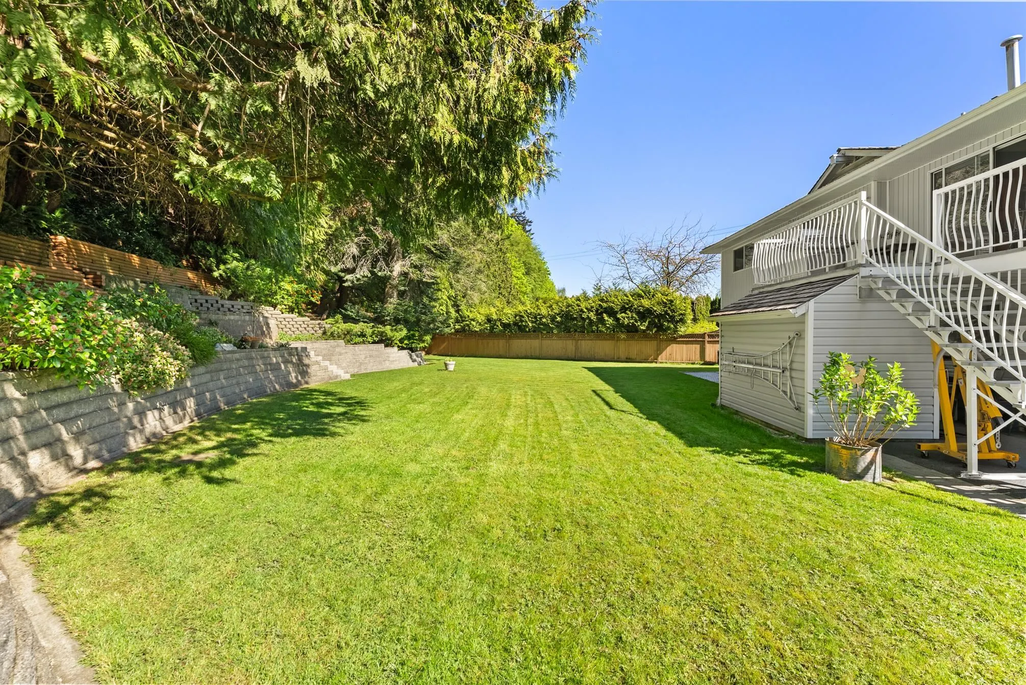 905 Eden Crescent