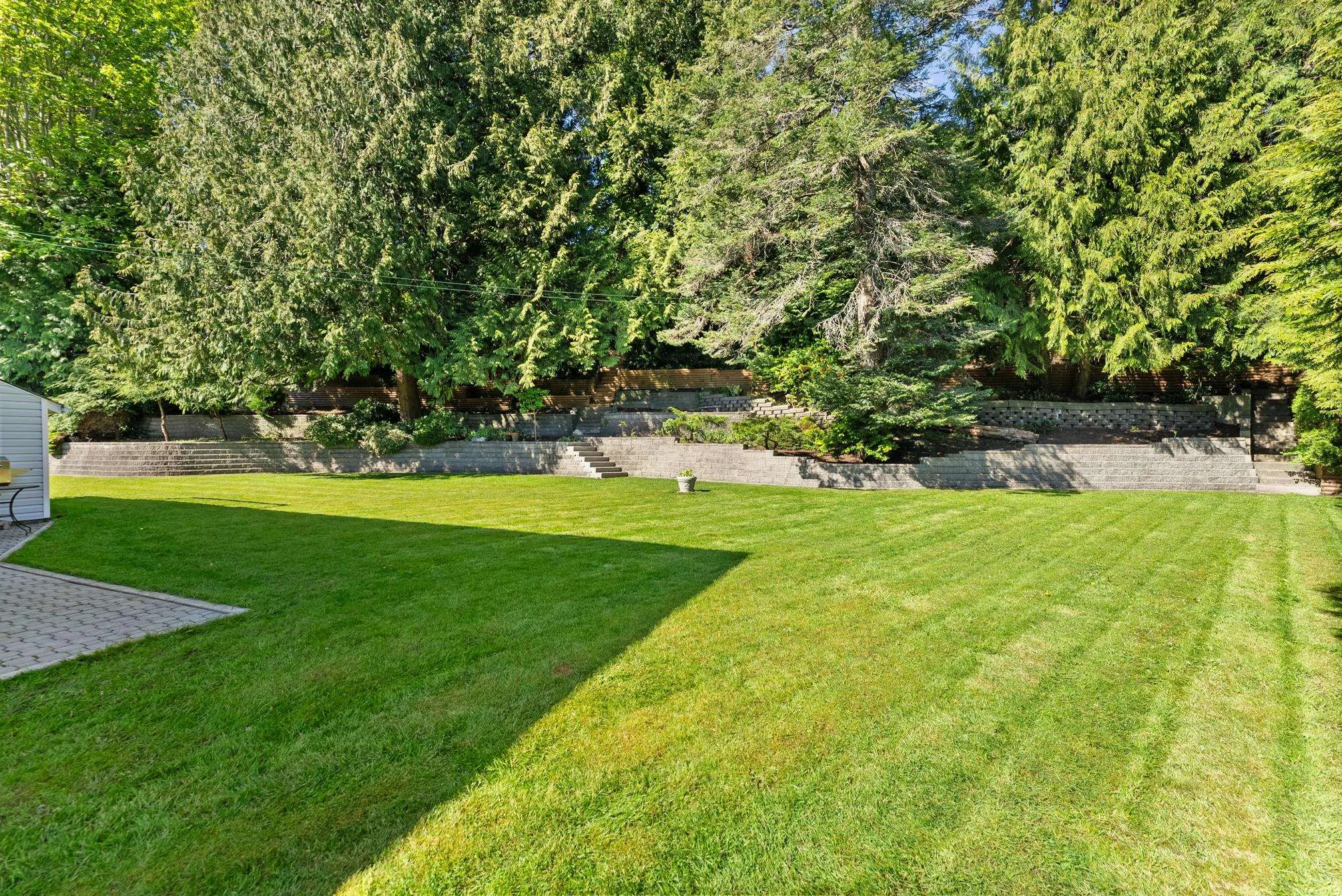 905 Eden Crescent