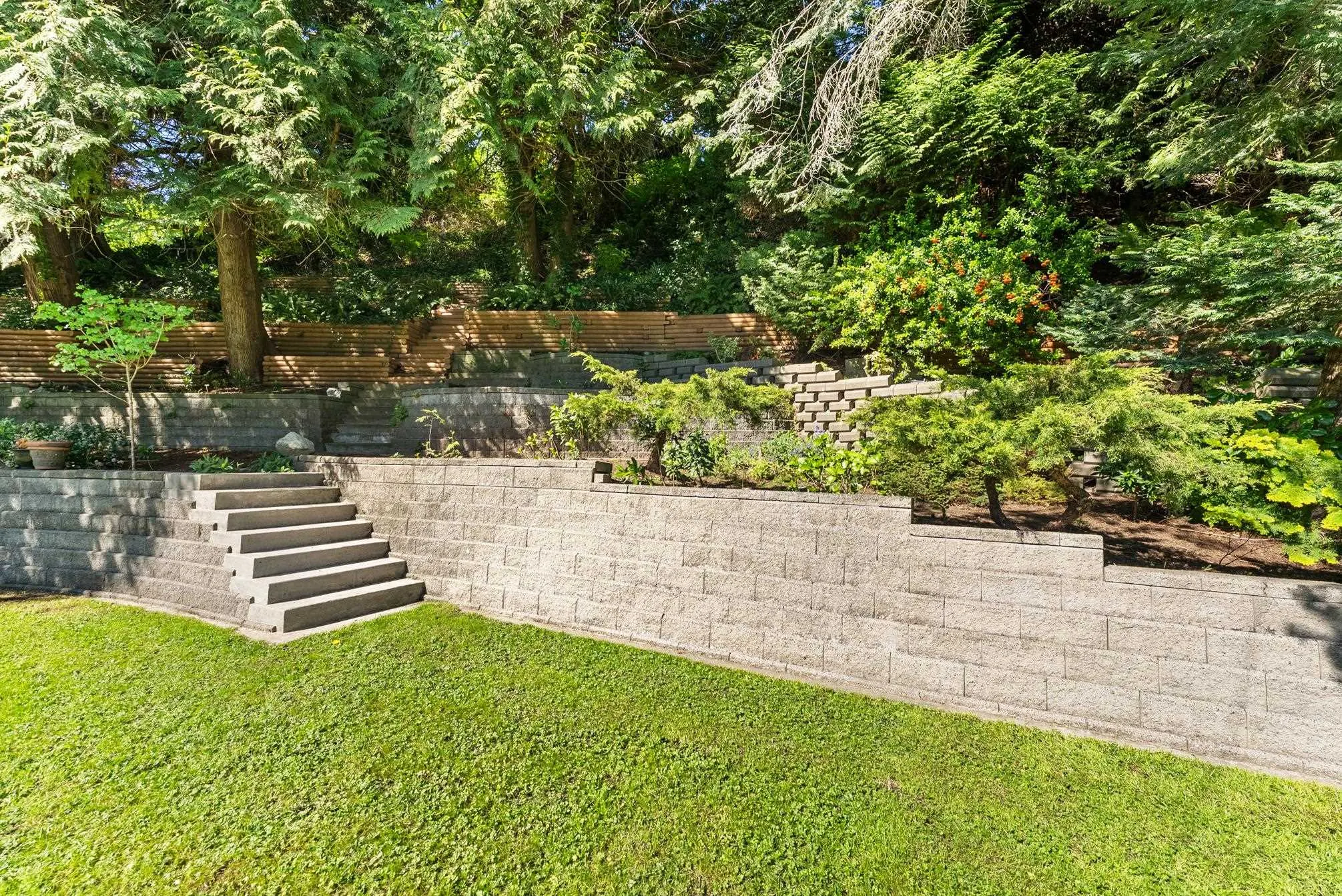 905 Eden Crescent