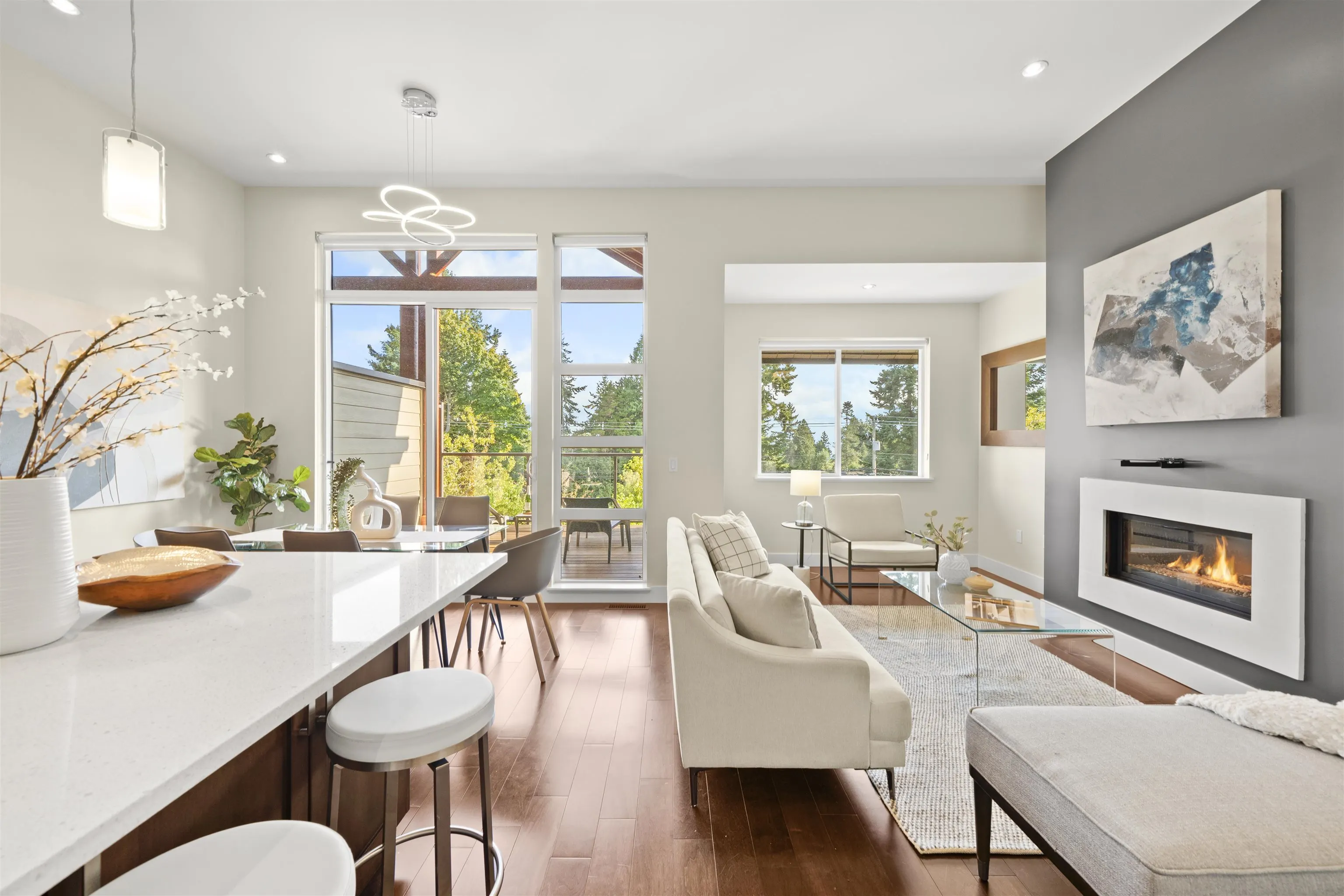 13585 16 Avenue #209