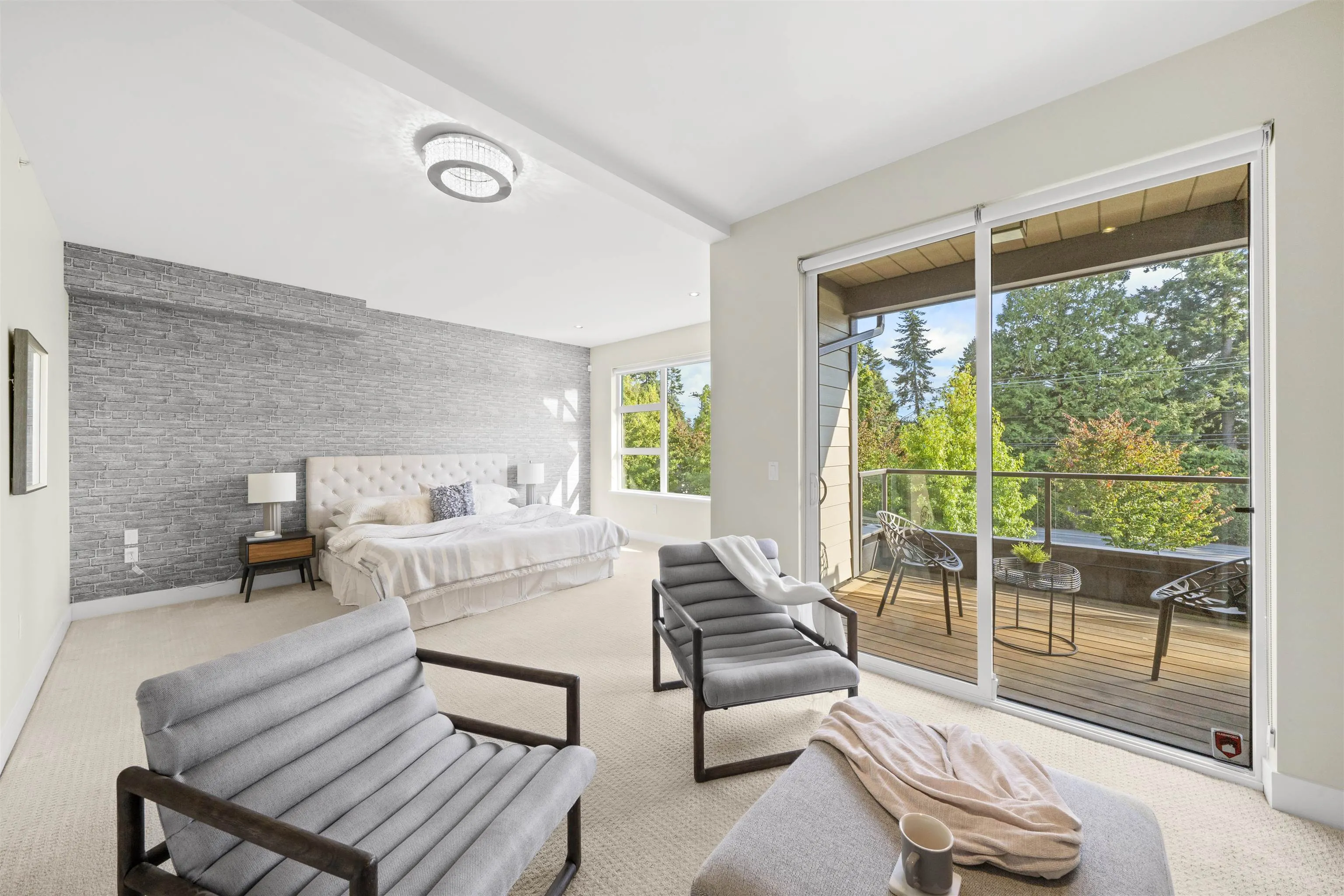 13585 16 Avenue #209