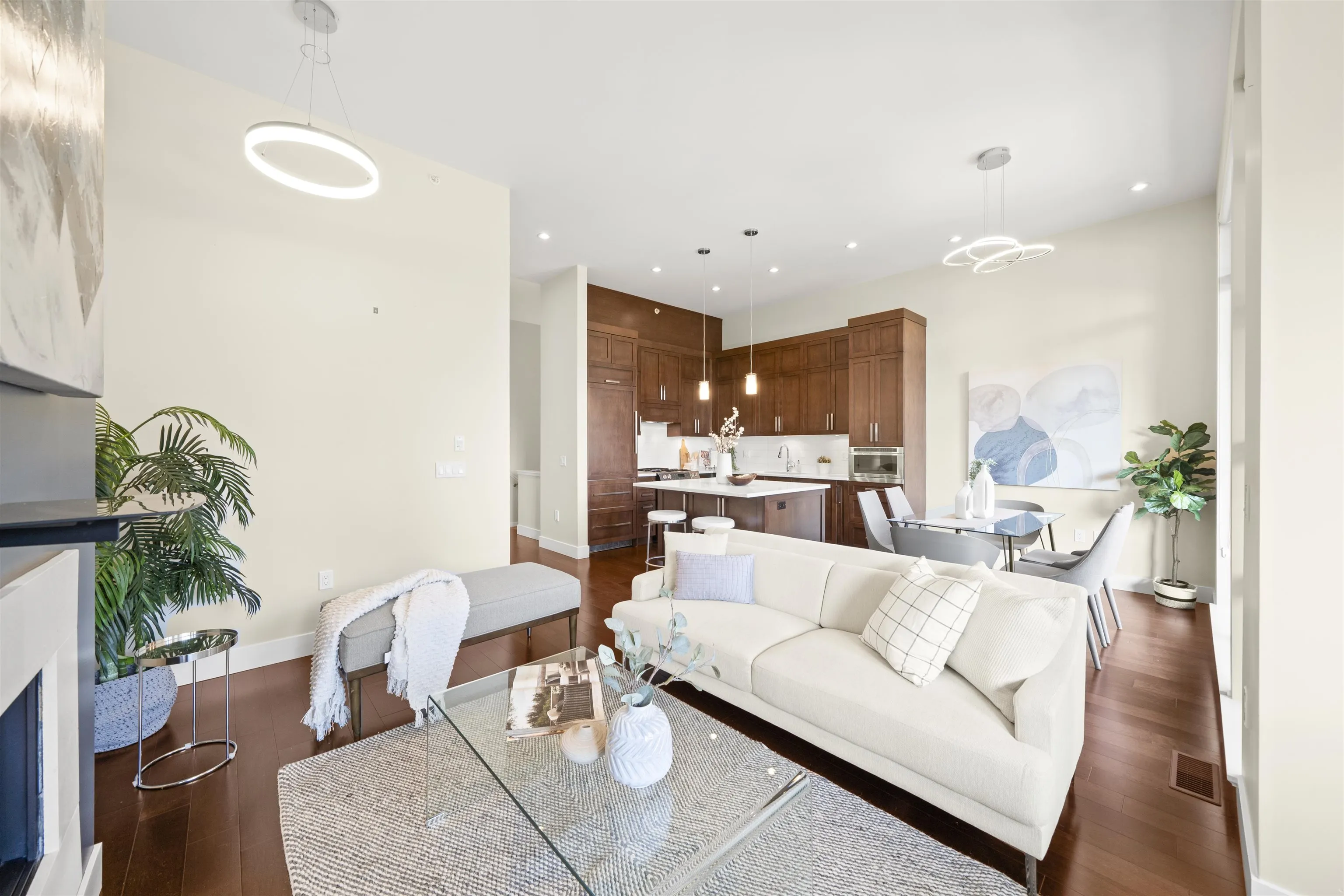 13585 16 Avenue #209
