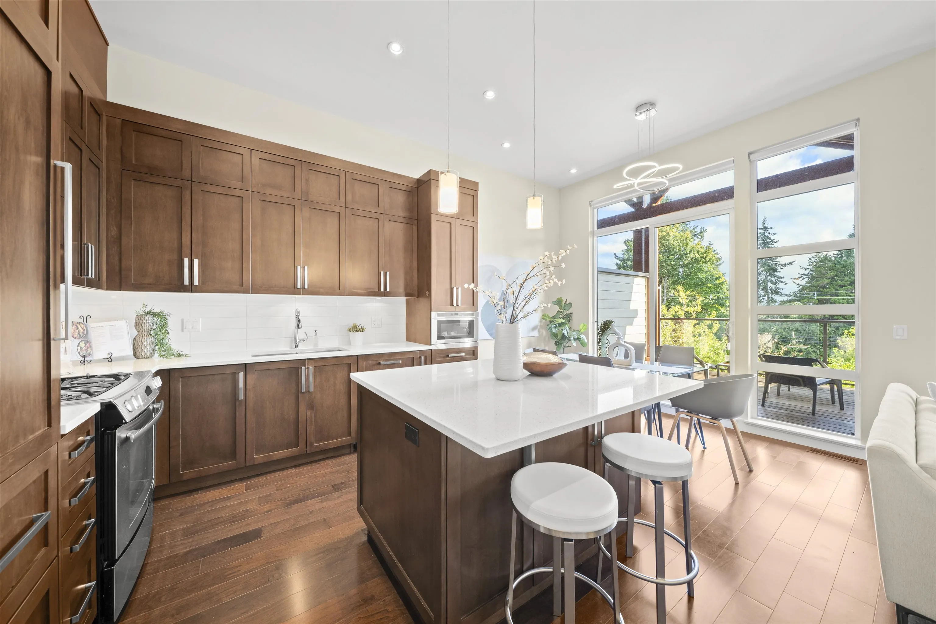 13585 16 Avenue #209