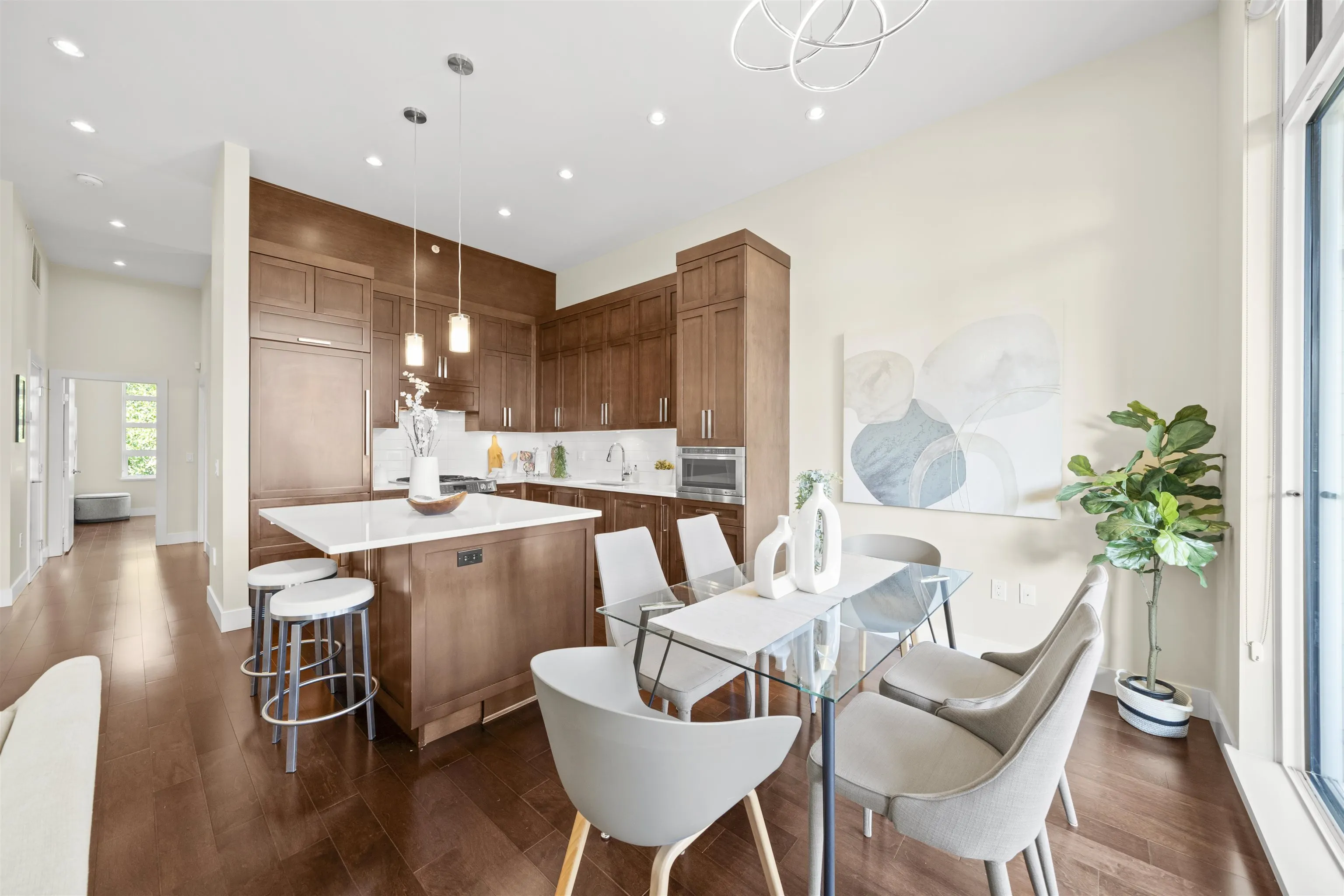 13585 16 Avenue #209