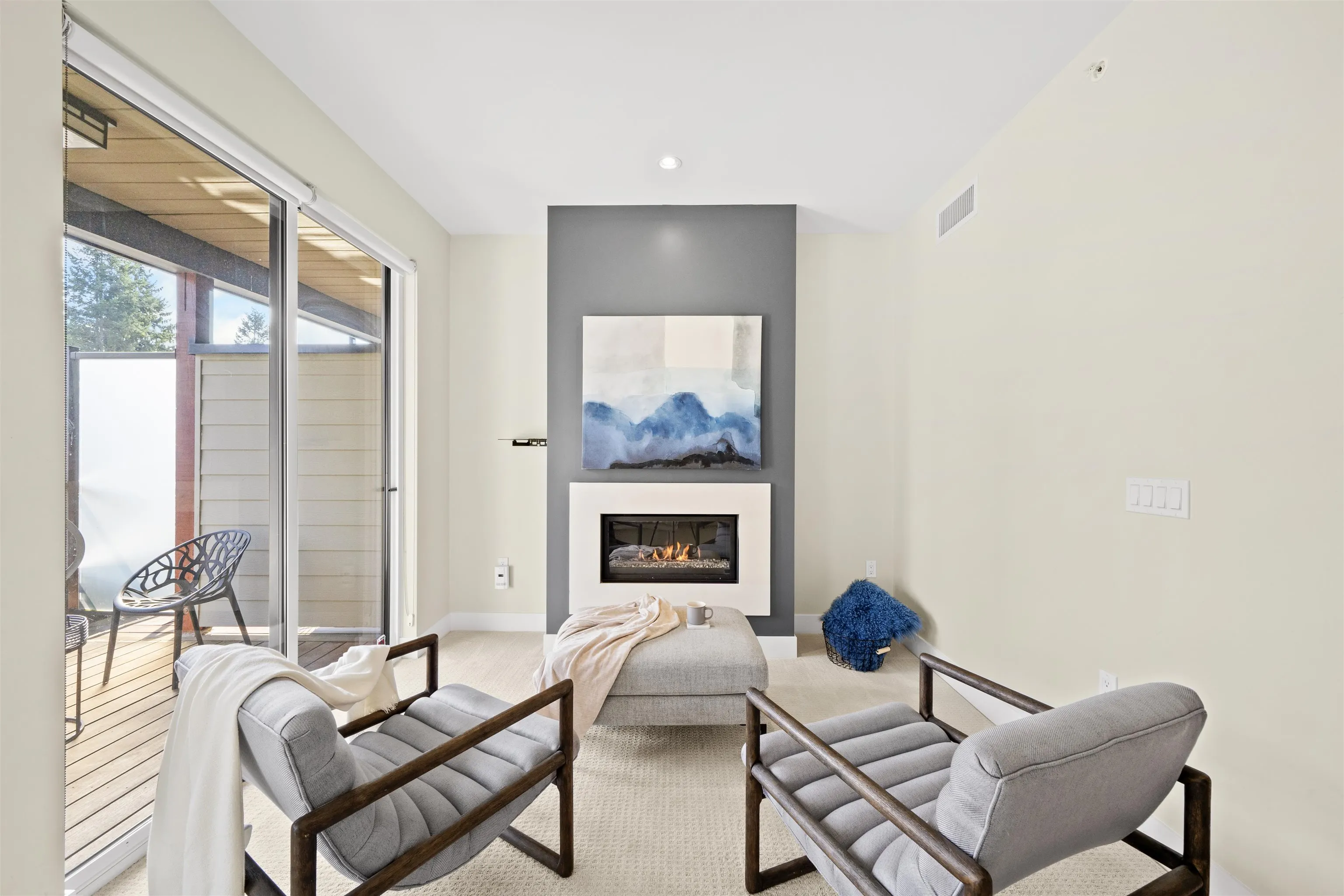 13585 16 Avenue #209