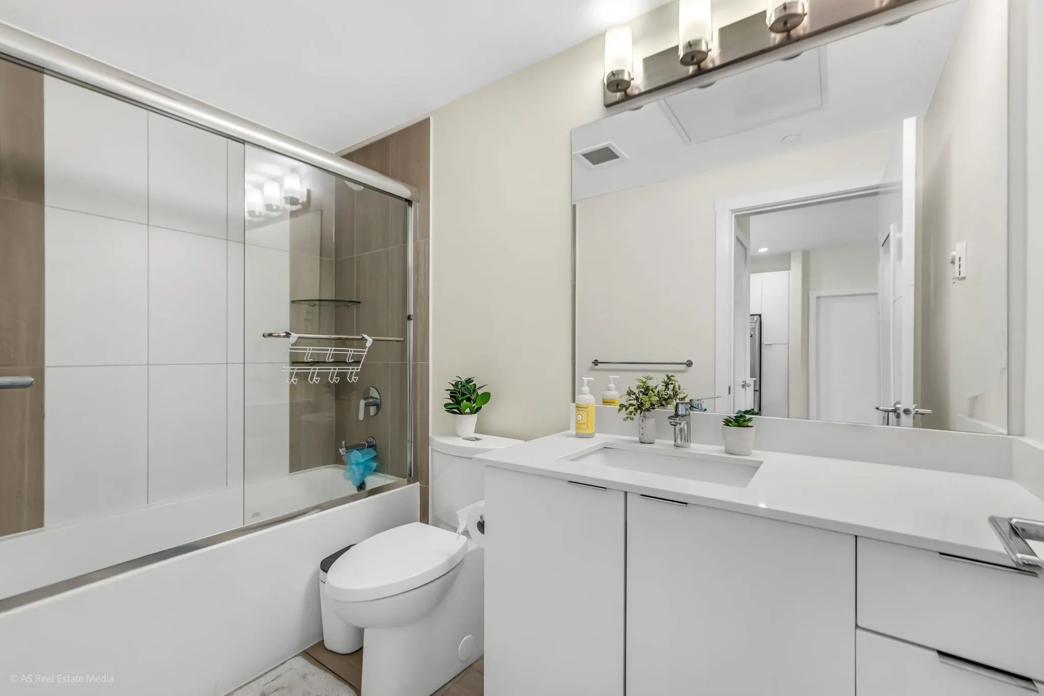 6960 Nicholson Road #208