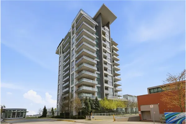 200 Nelson Crescent #902
