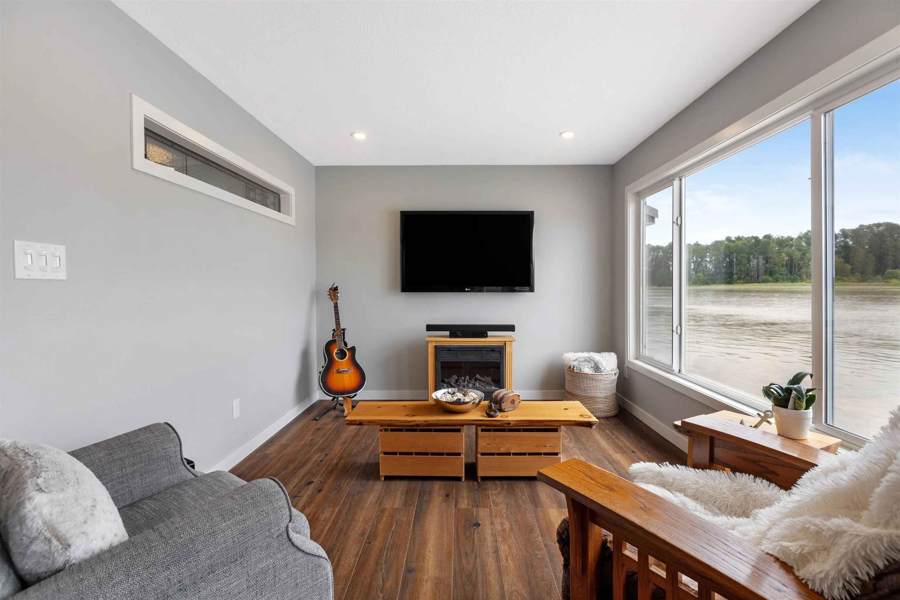 800 South Dyke Road #4