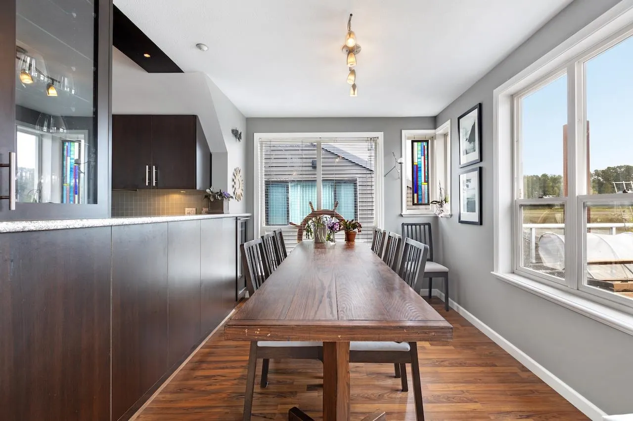 800 South Dyke Road #4