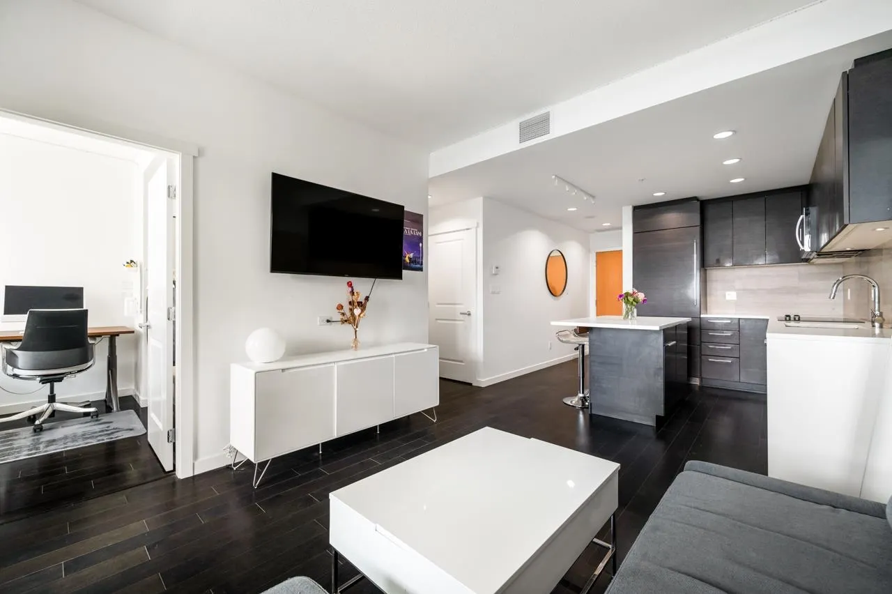 5728 Berton Avenue #1103