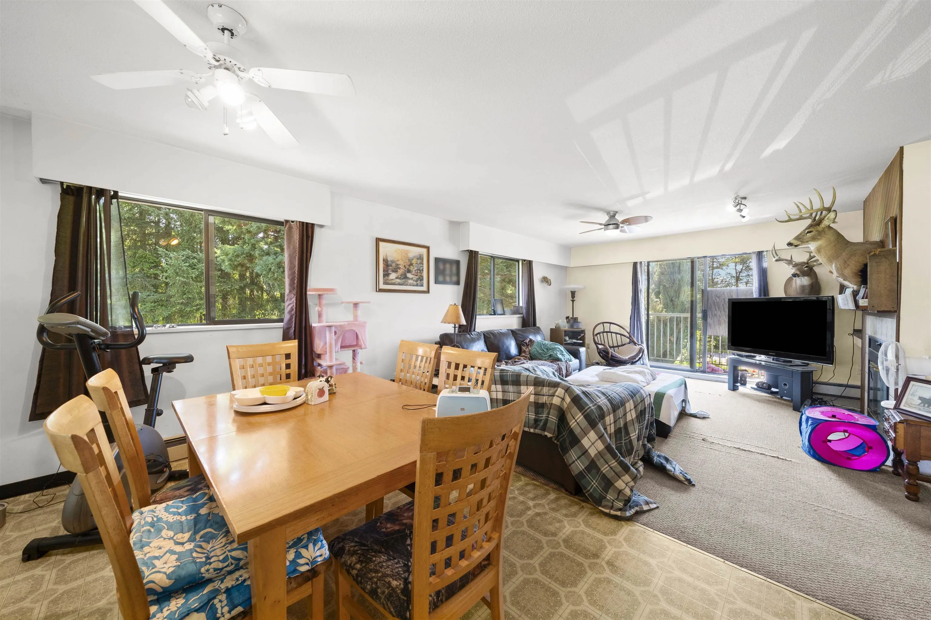 489 Prairie Avenue