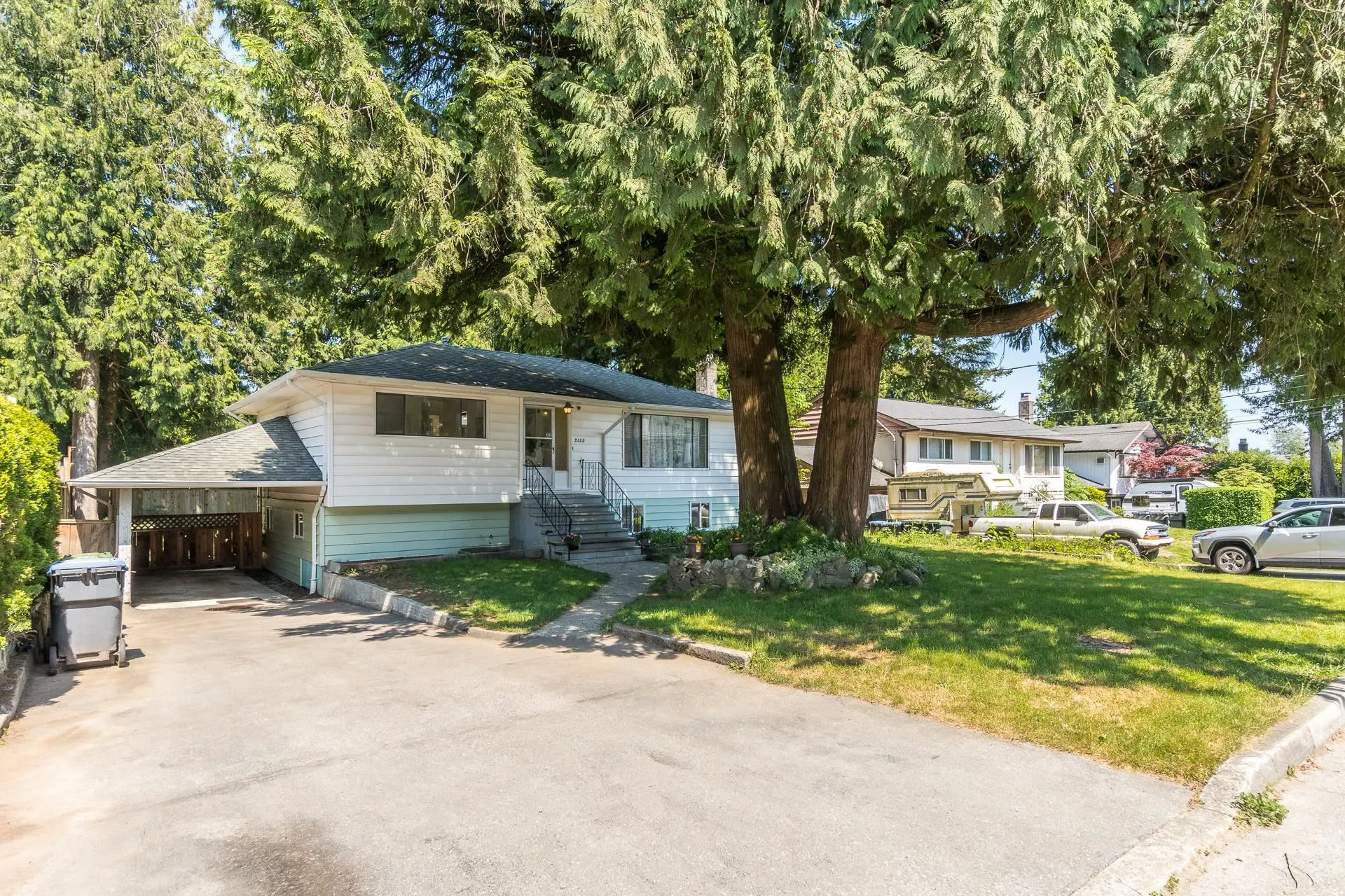 2155 Rindall Avenue