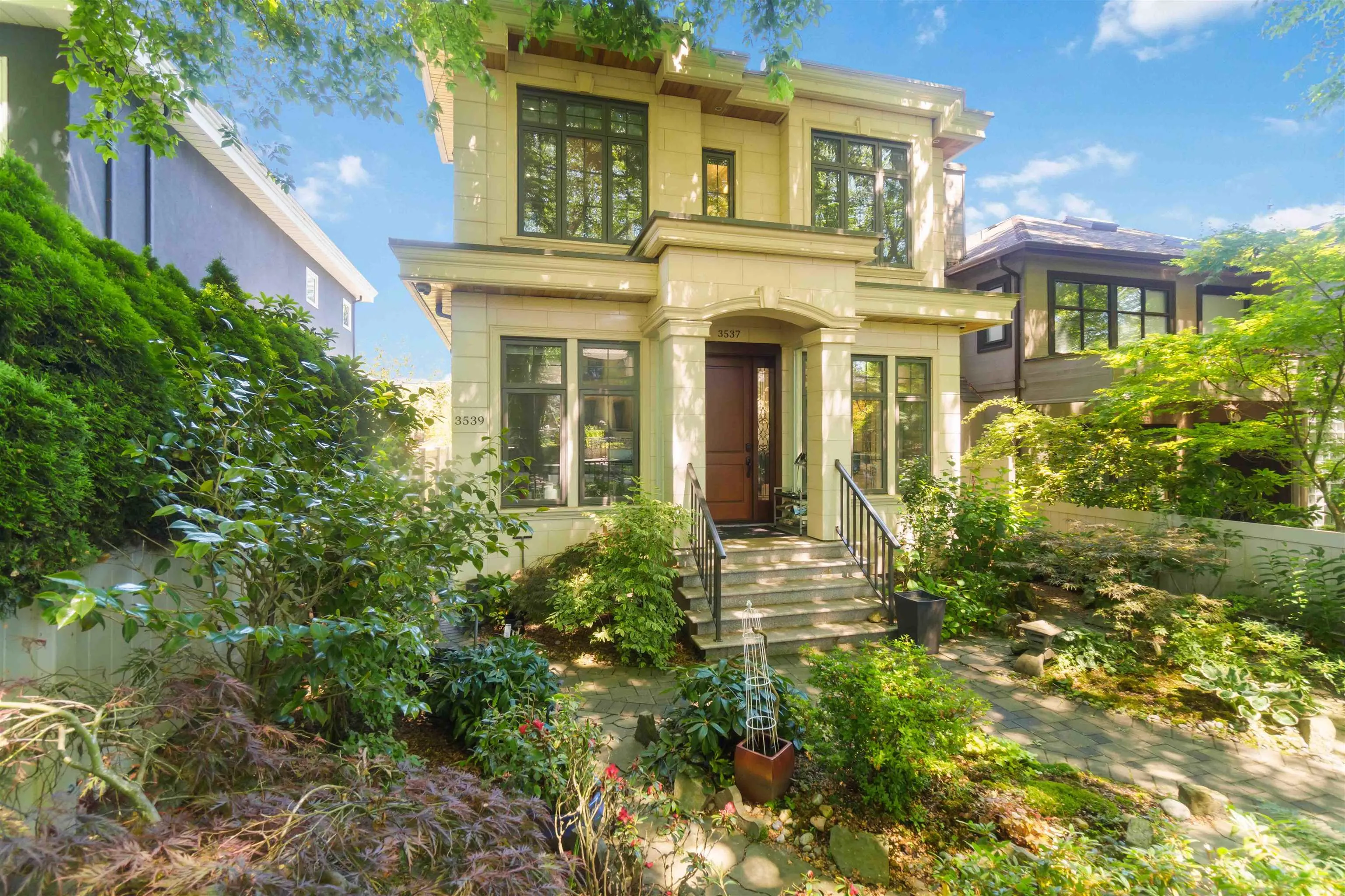 3537 W 18th Avenue