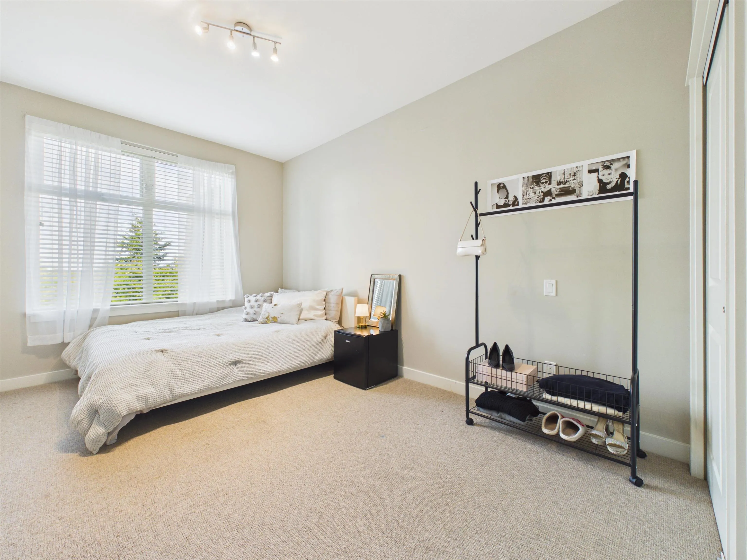 5055 Springs Boulevard #210