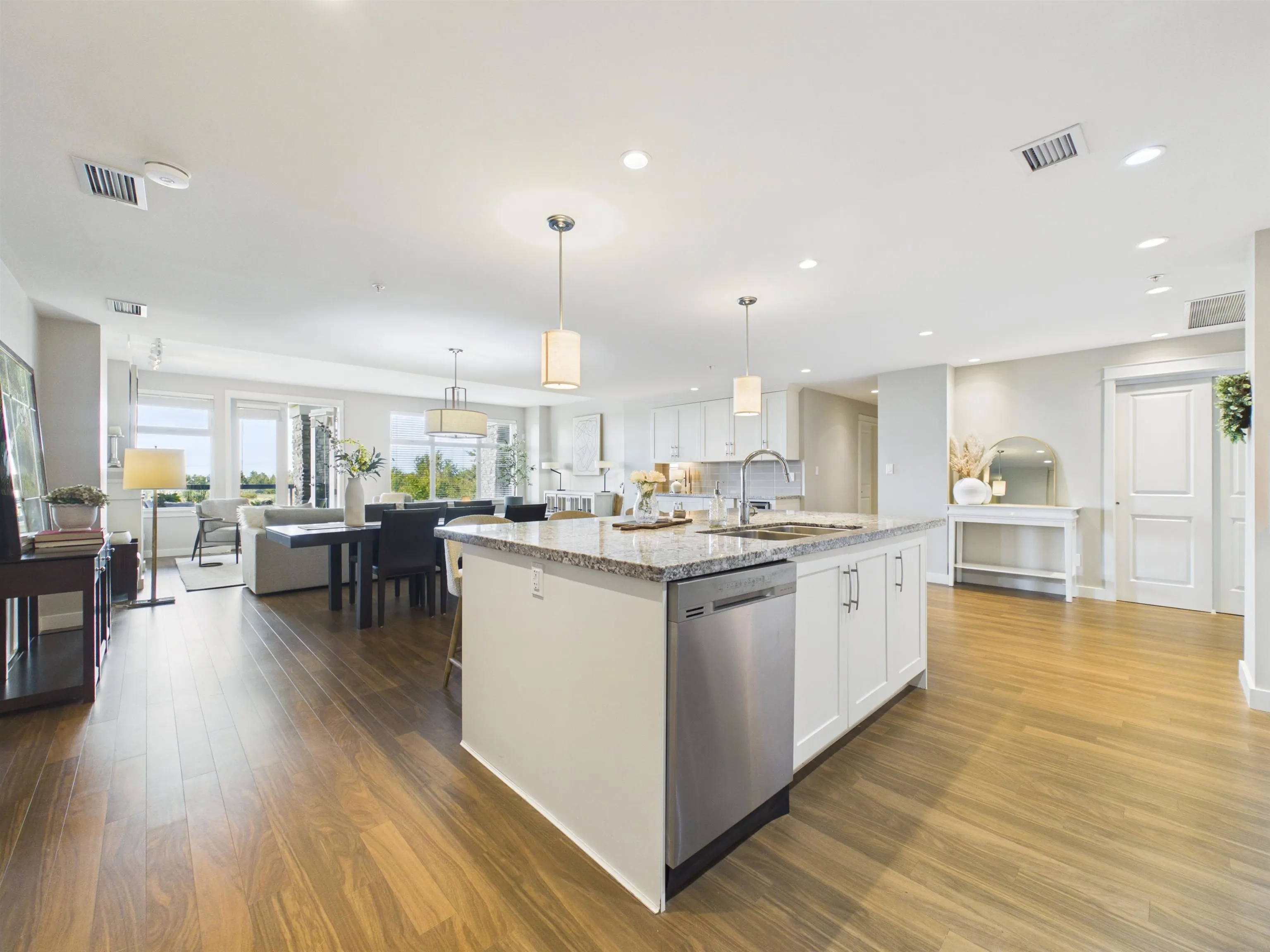 5055 Springs Boulevard #210