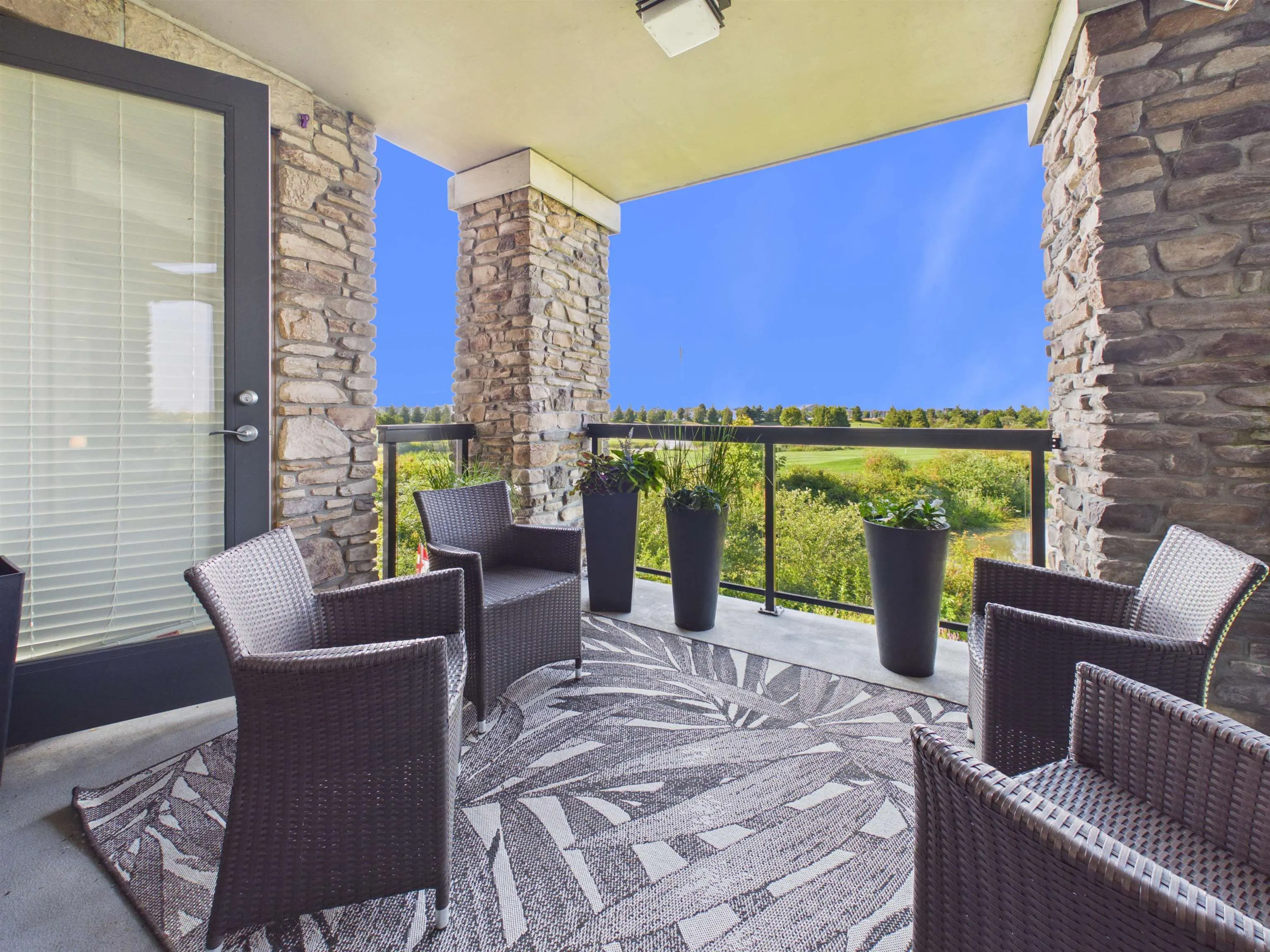 5055 Springs Boulevard #210