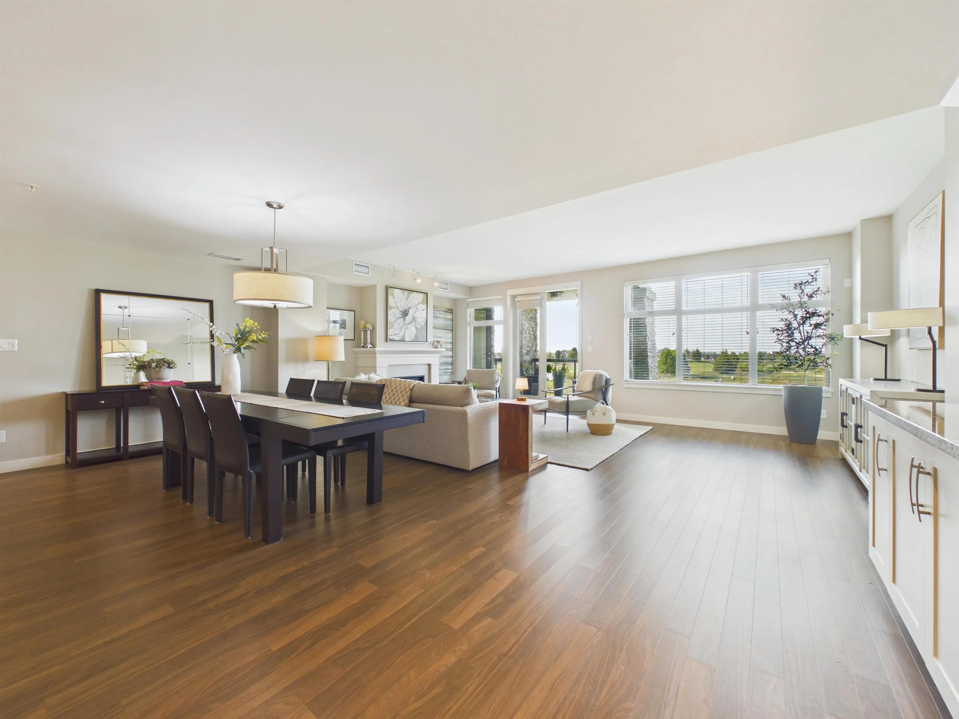 5055 Springs Boulevard #210