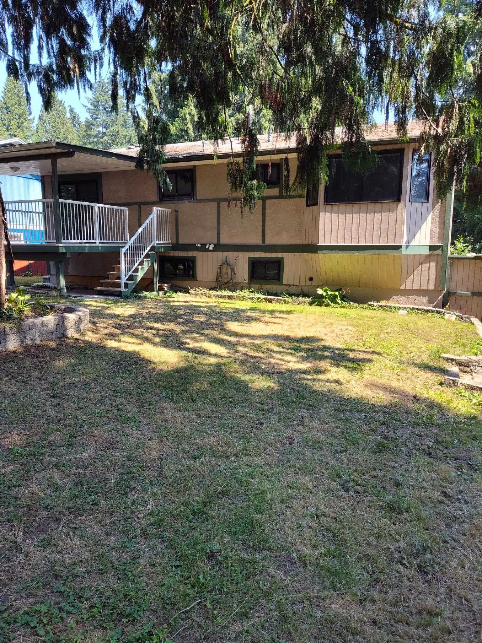 3821 Clematis Crescent