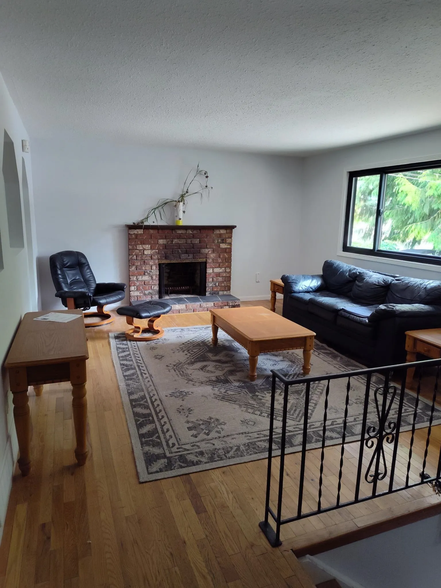 3821 Clematis Crescent