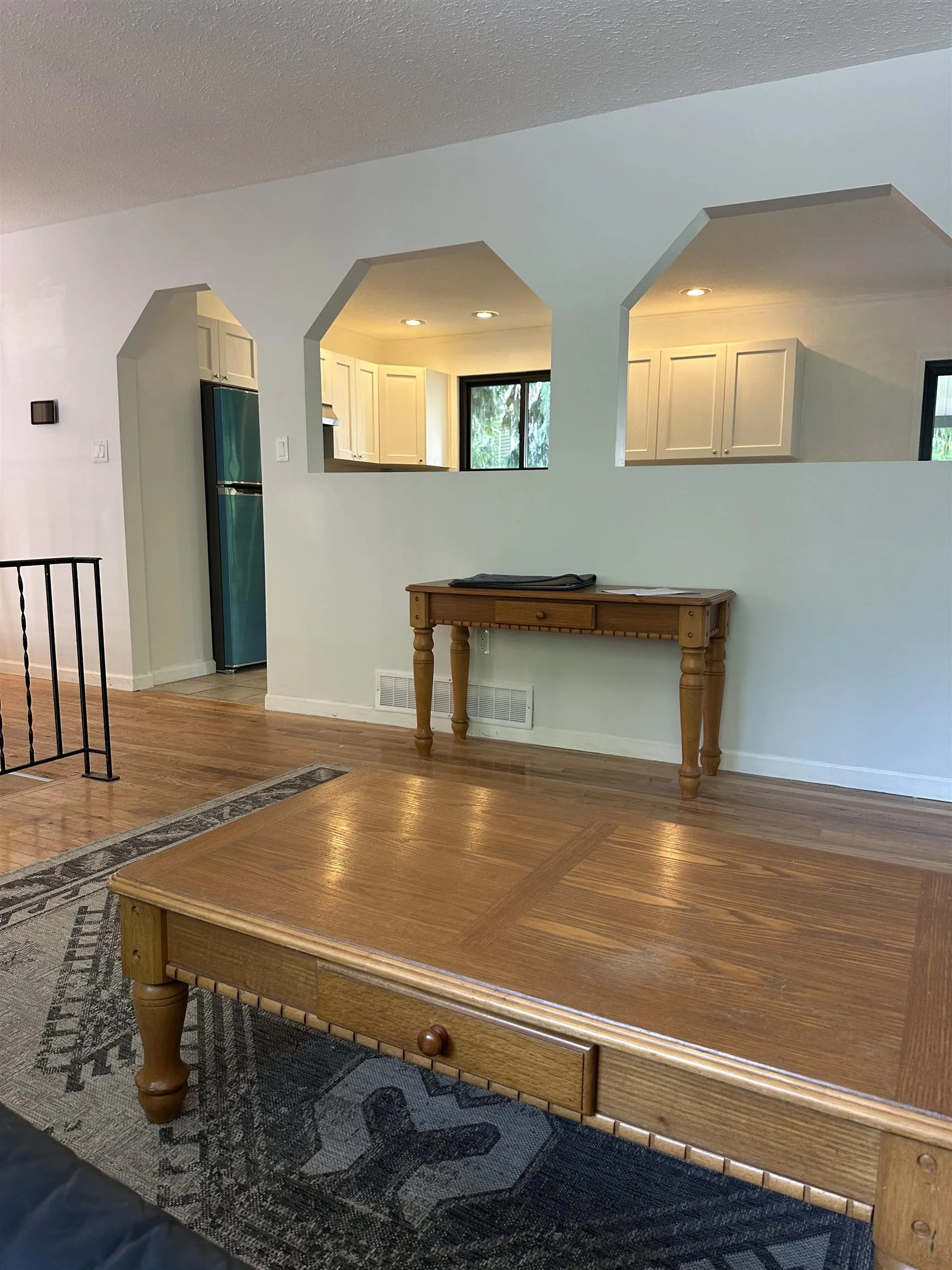 3821 Clematis Crescent