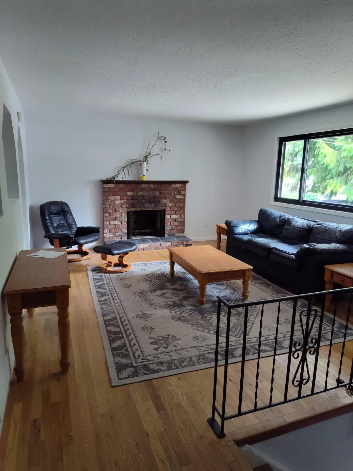 3821 Clematis Crescent