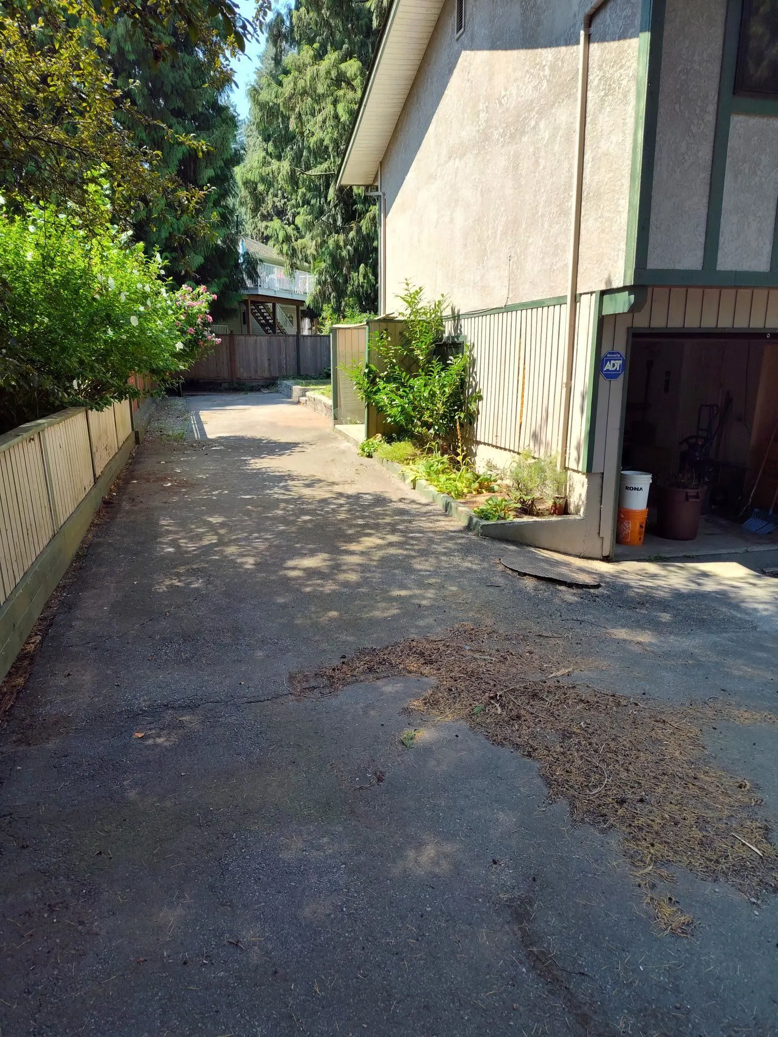 3821 Clematis Crescent
