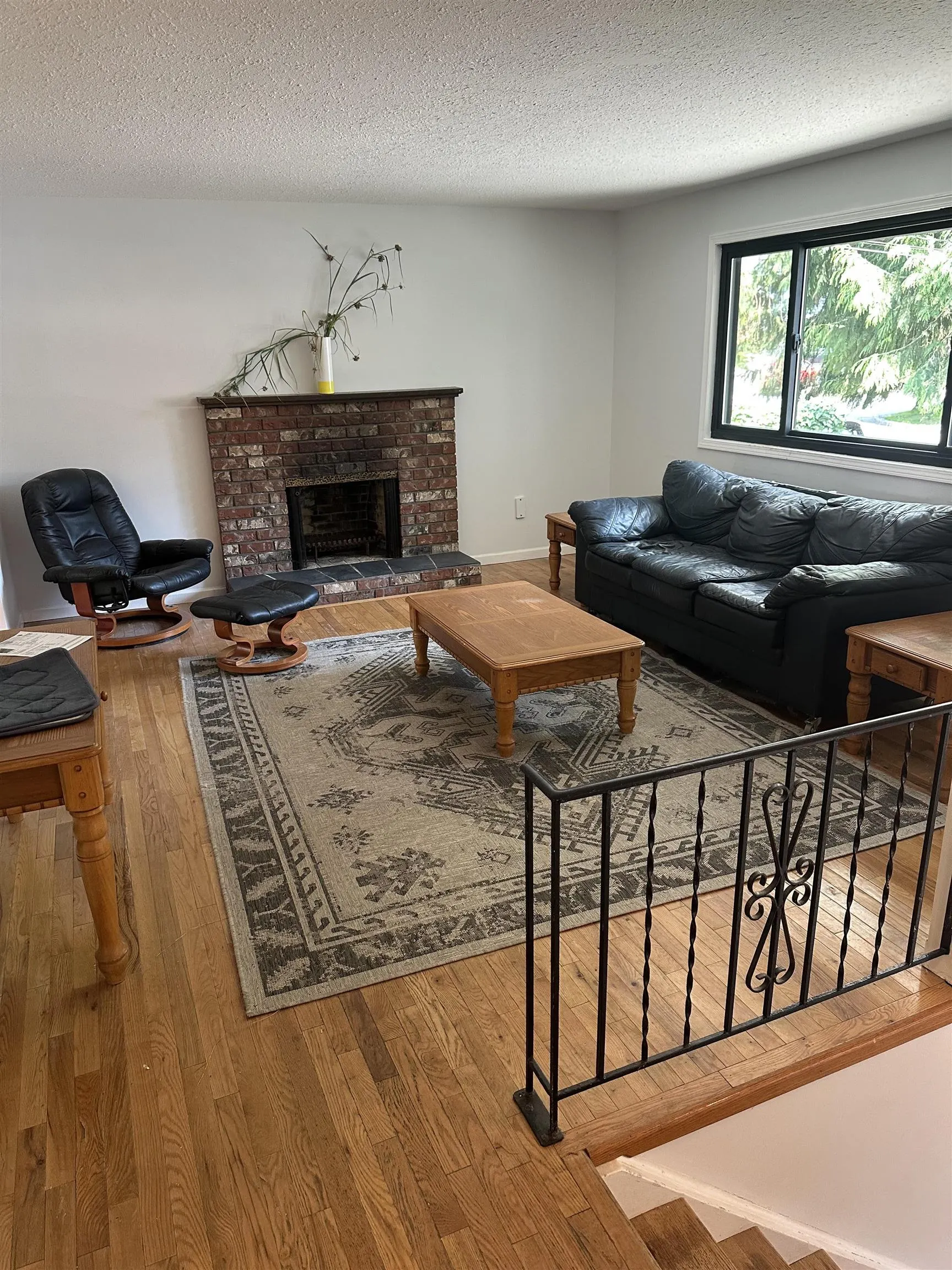 3821 Clematis Crescent