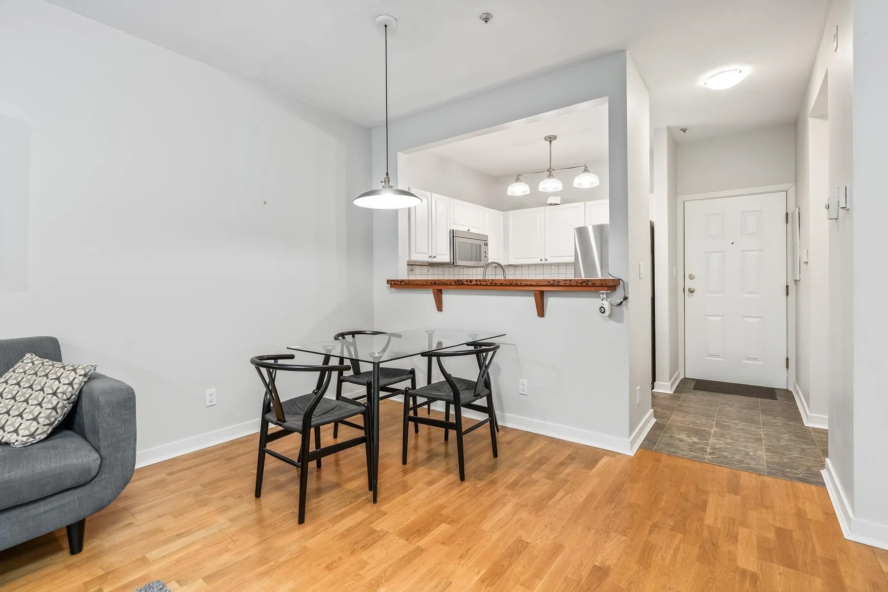 2525 Quebec Street #204