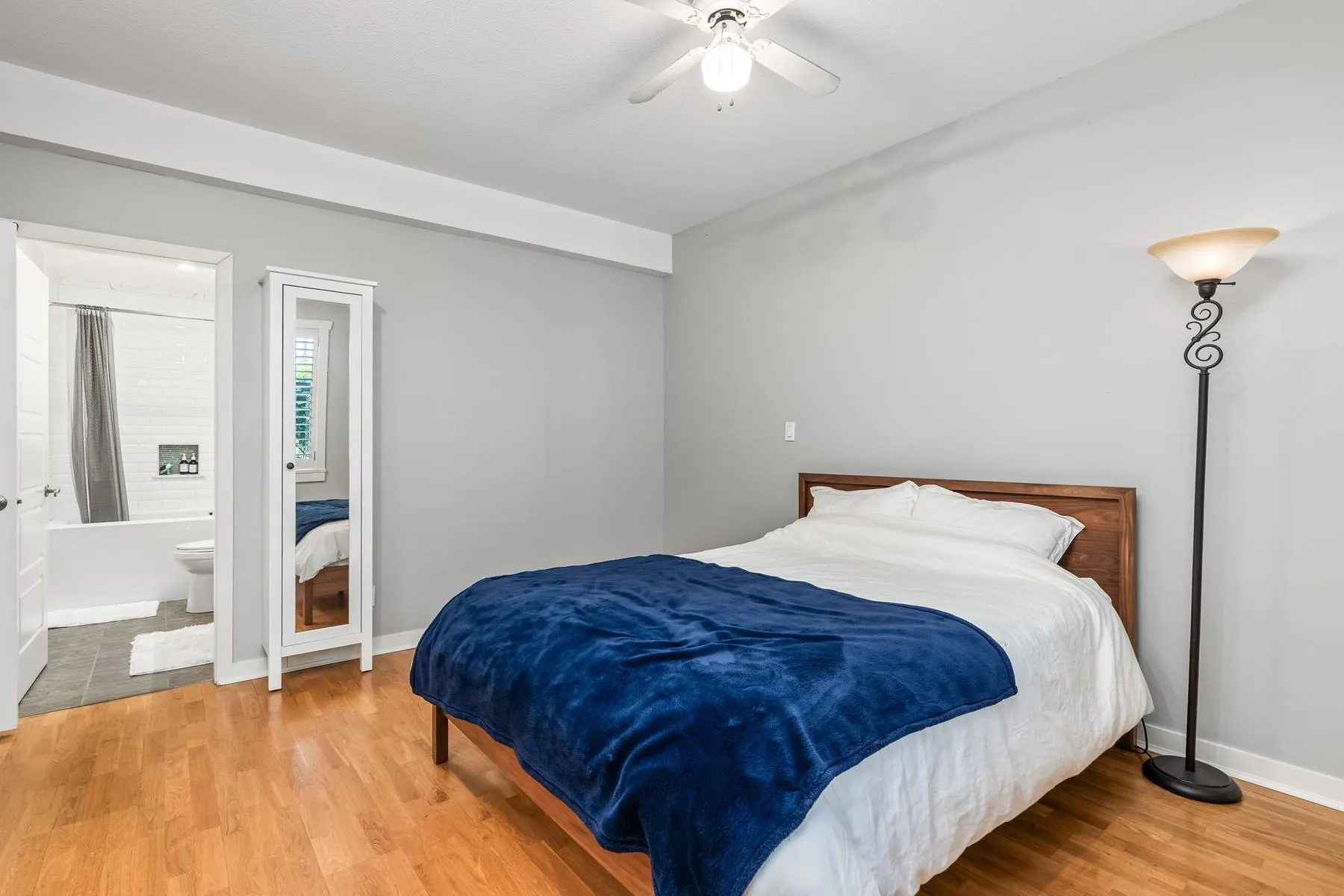 2525 Quebec Street #204