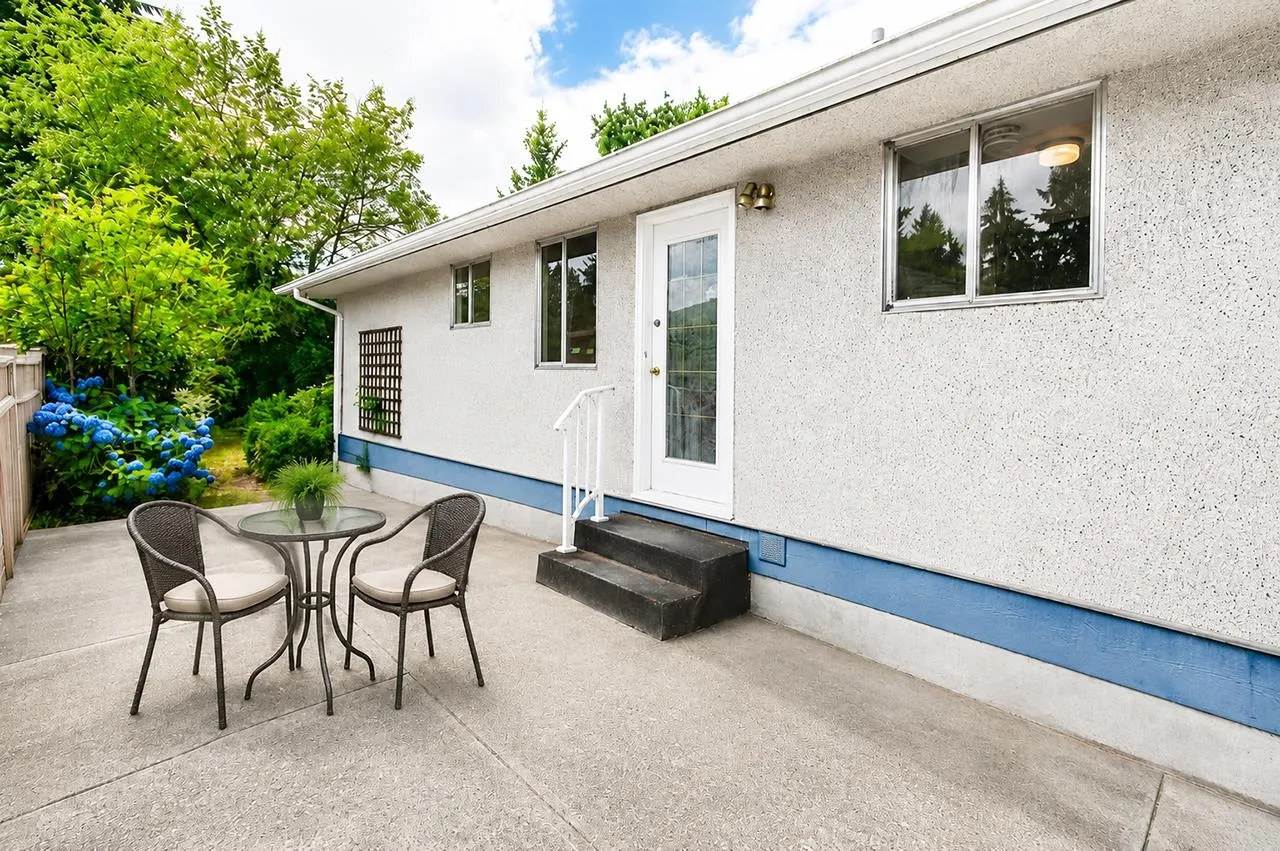 945 Caithness Crescent