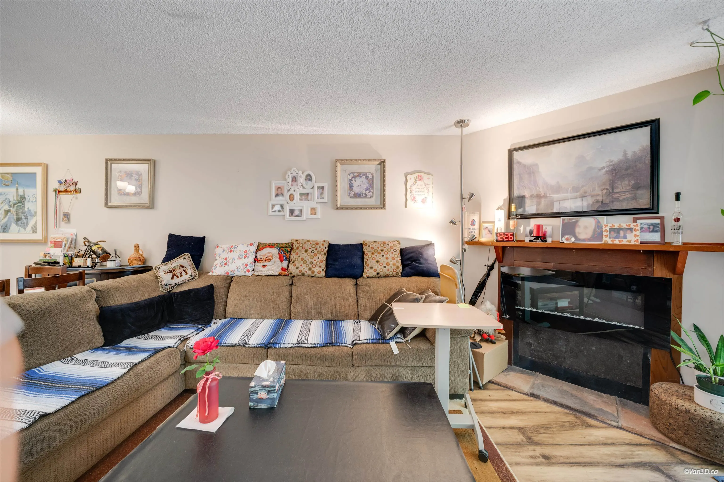 14828 Holly Park Lane