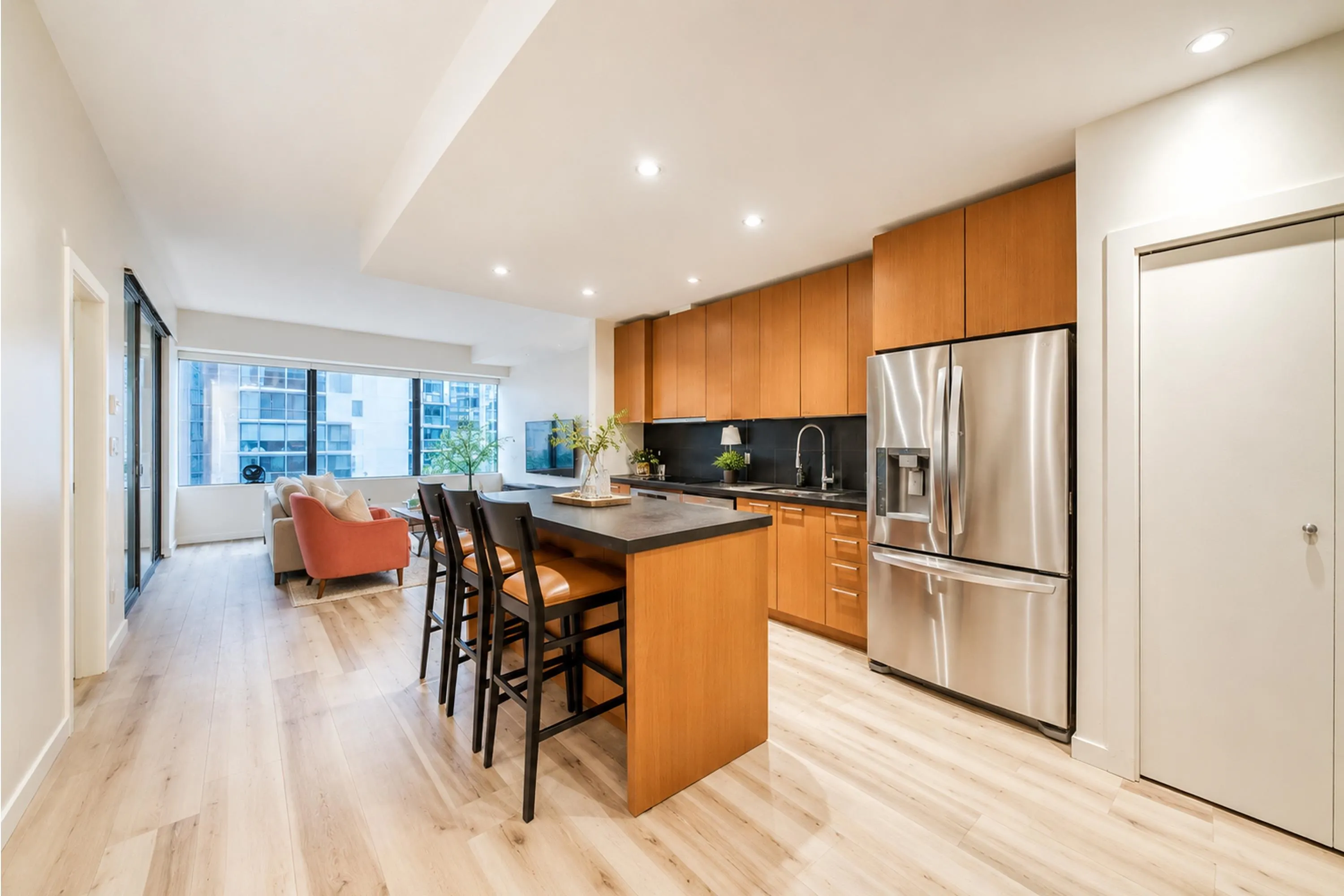 1333 W Georgia Street #915