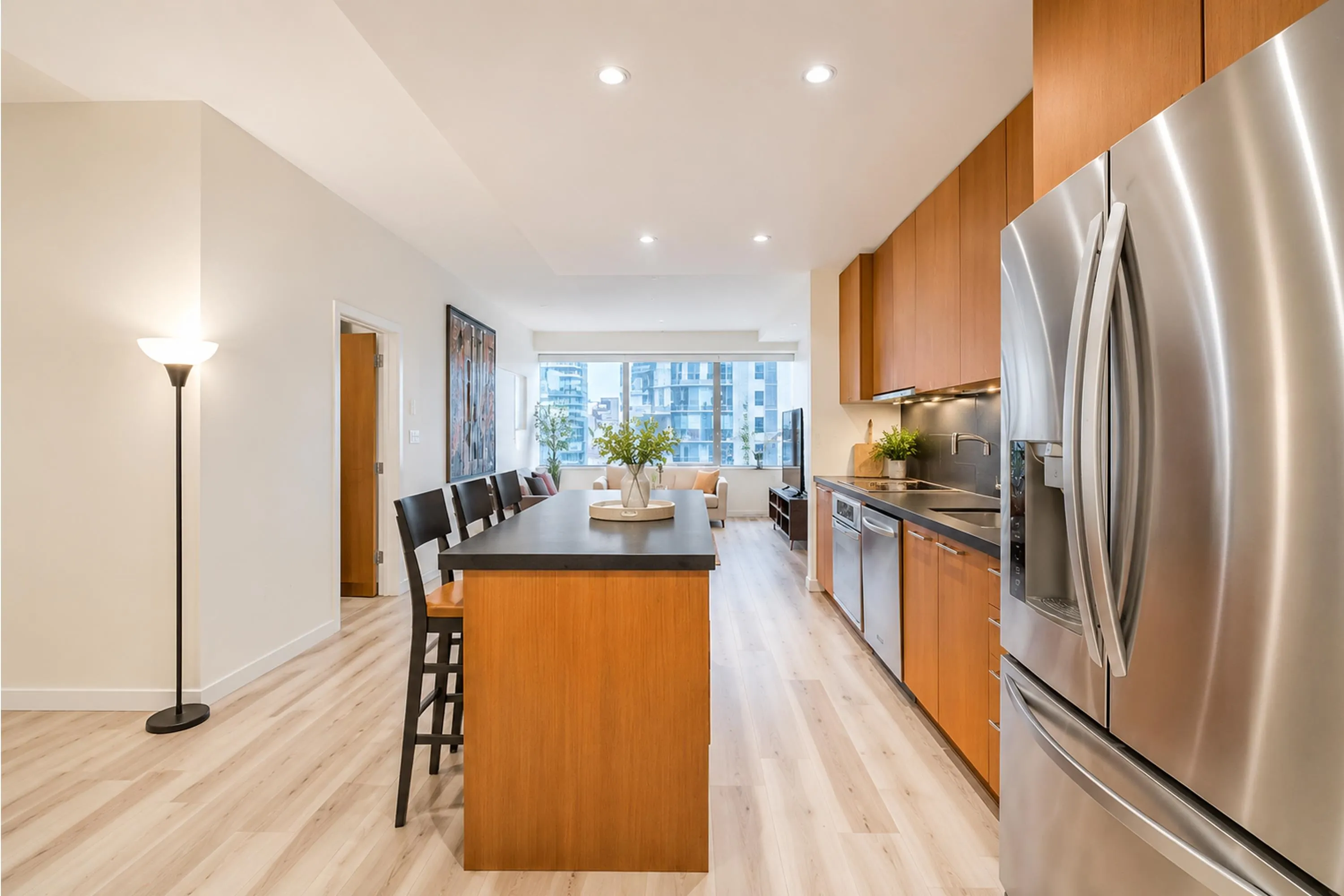 1333 W Georgia Street #915