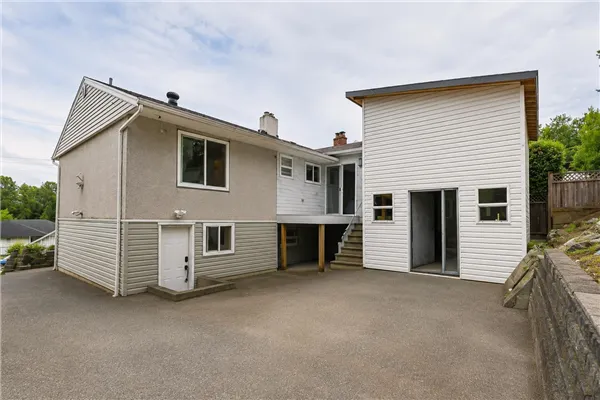 3867 Marine Drive