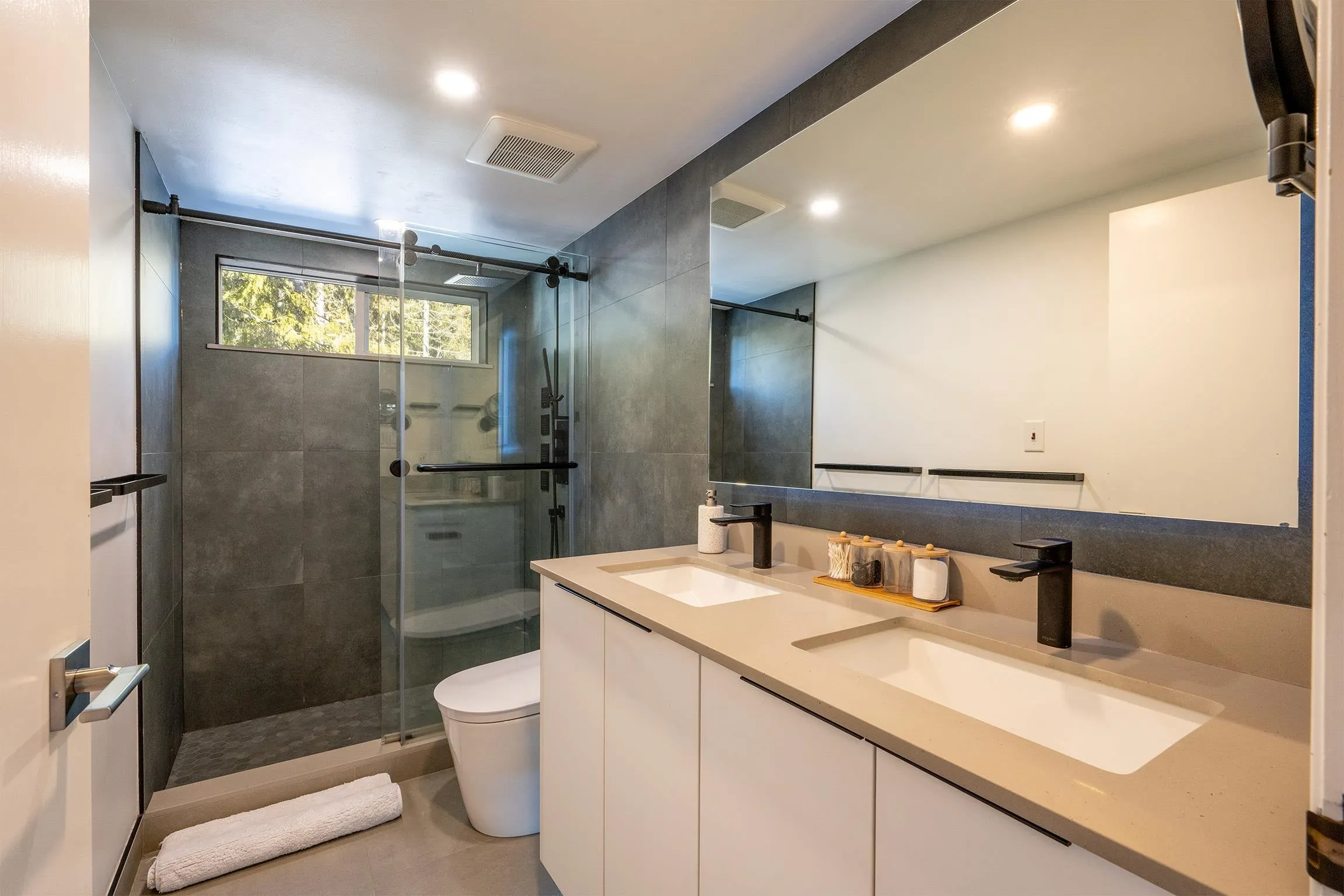 8373 Mountain View Drive