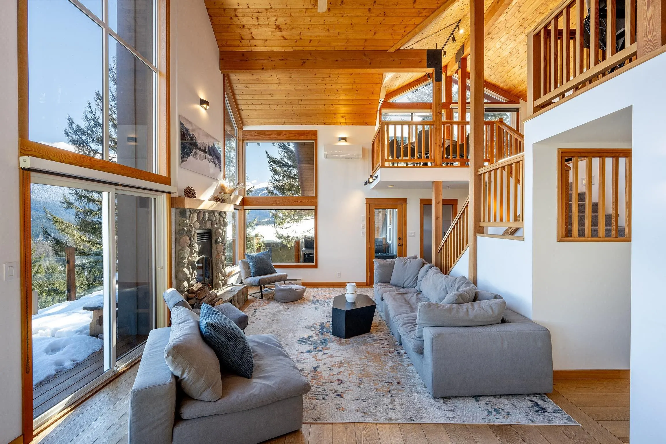 8373 Mountain View Drive