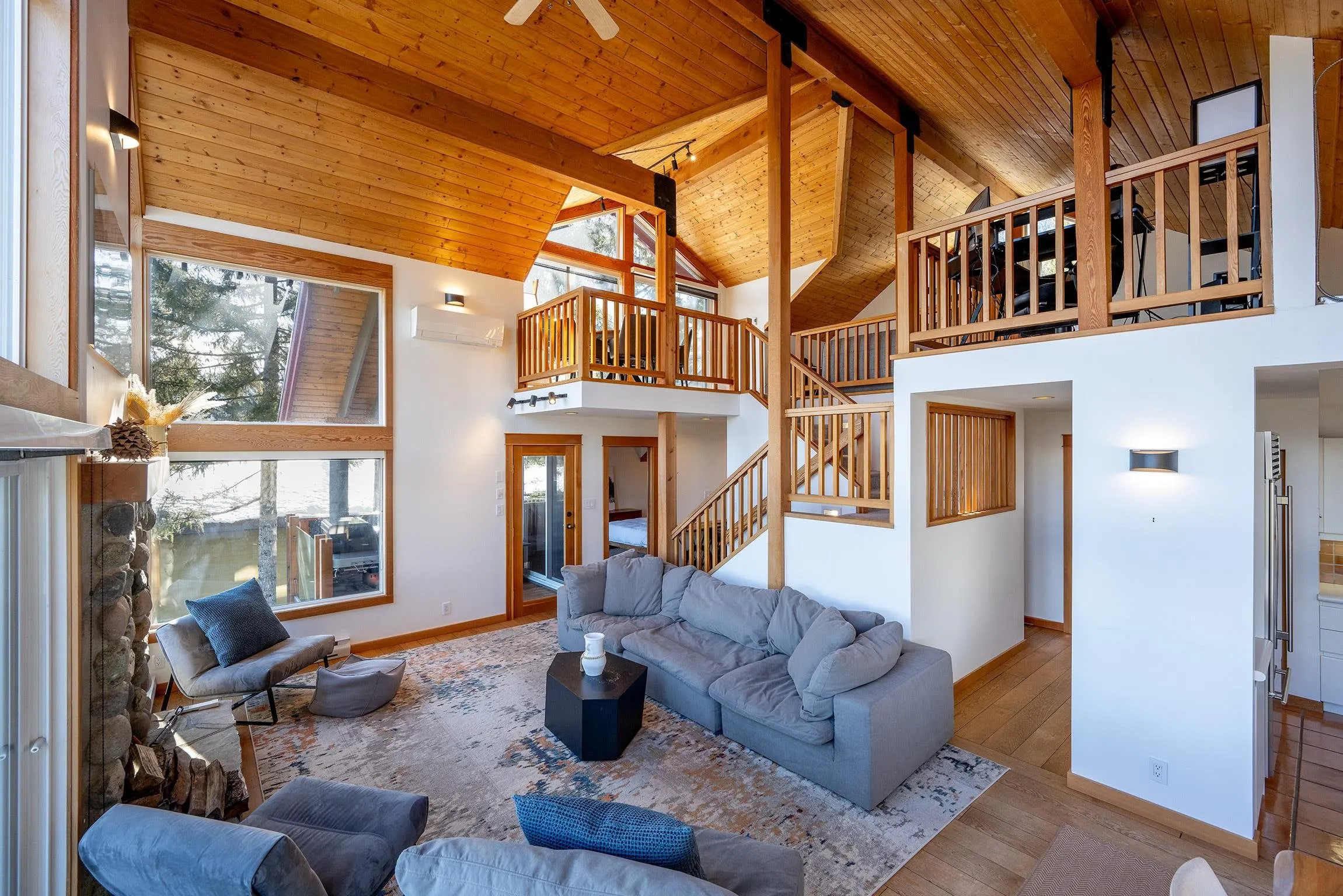 8373 Mountain View Drive